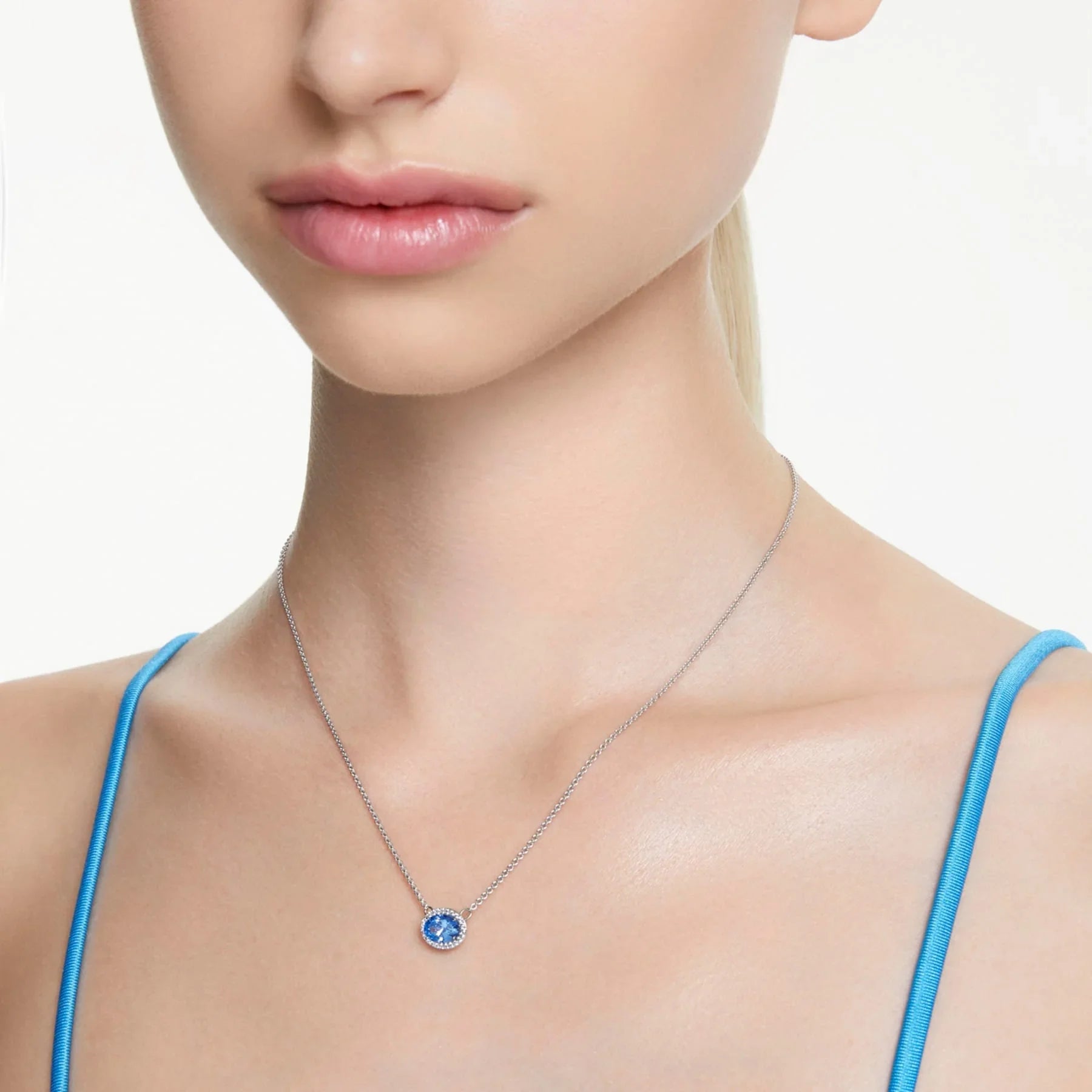 Κολιέ με ρόδιο μπλε οβάλ Constella – όψη Swarovski 2