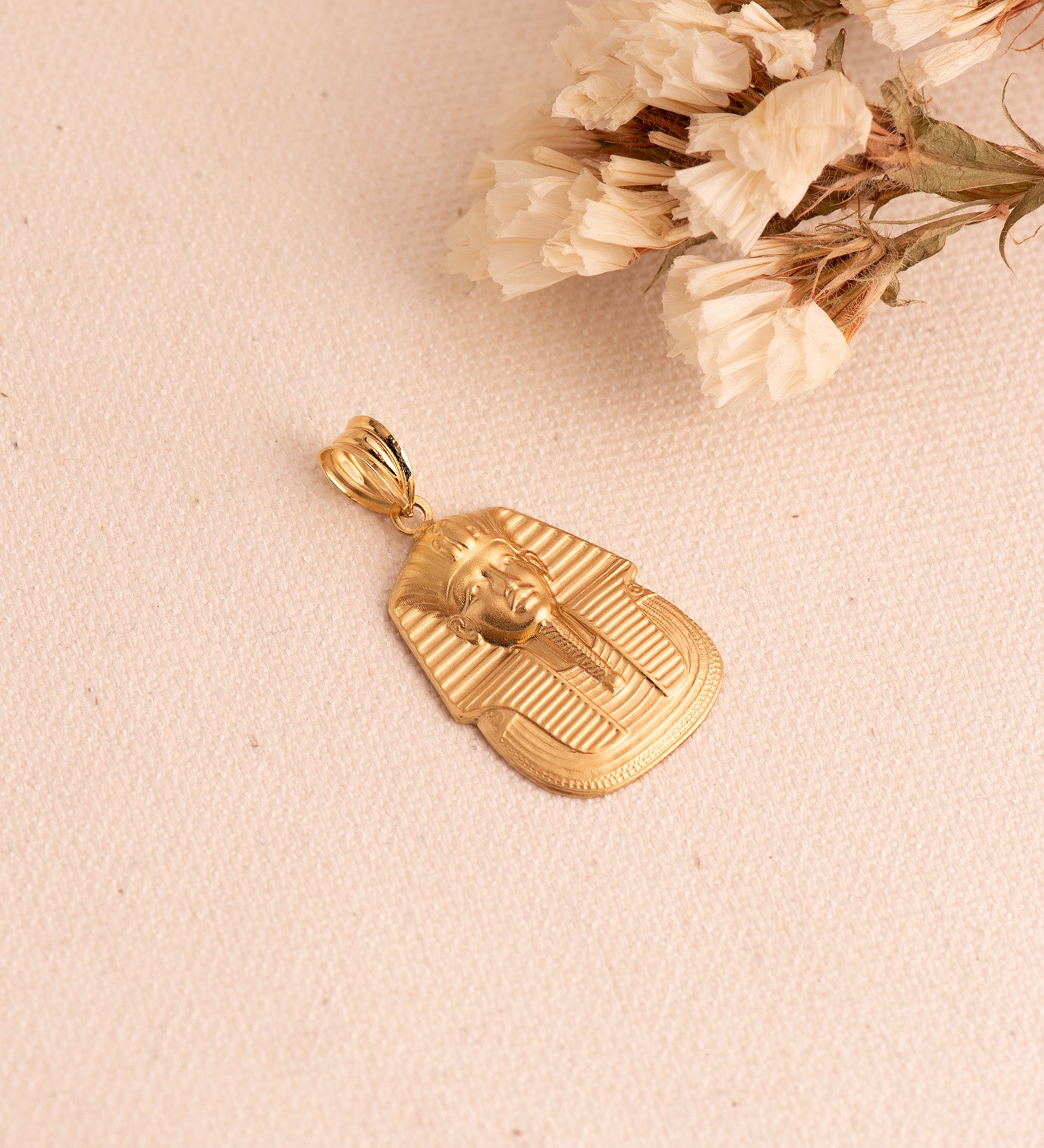 18K Pendentif Toutankhamon. 24X18 mm