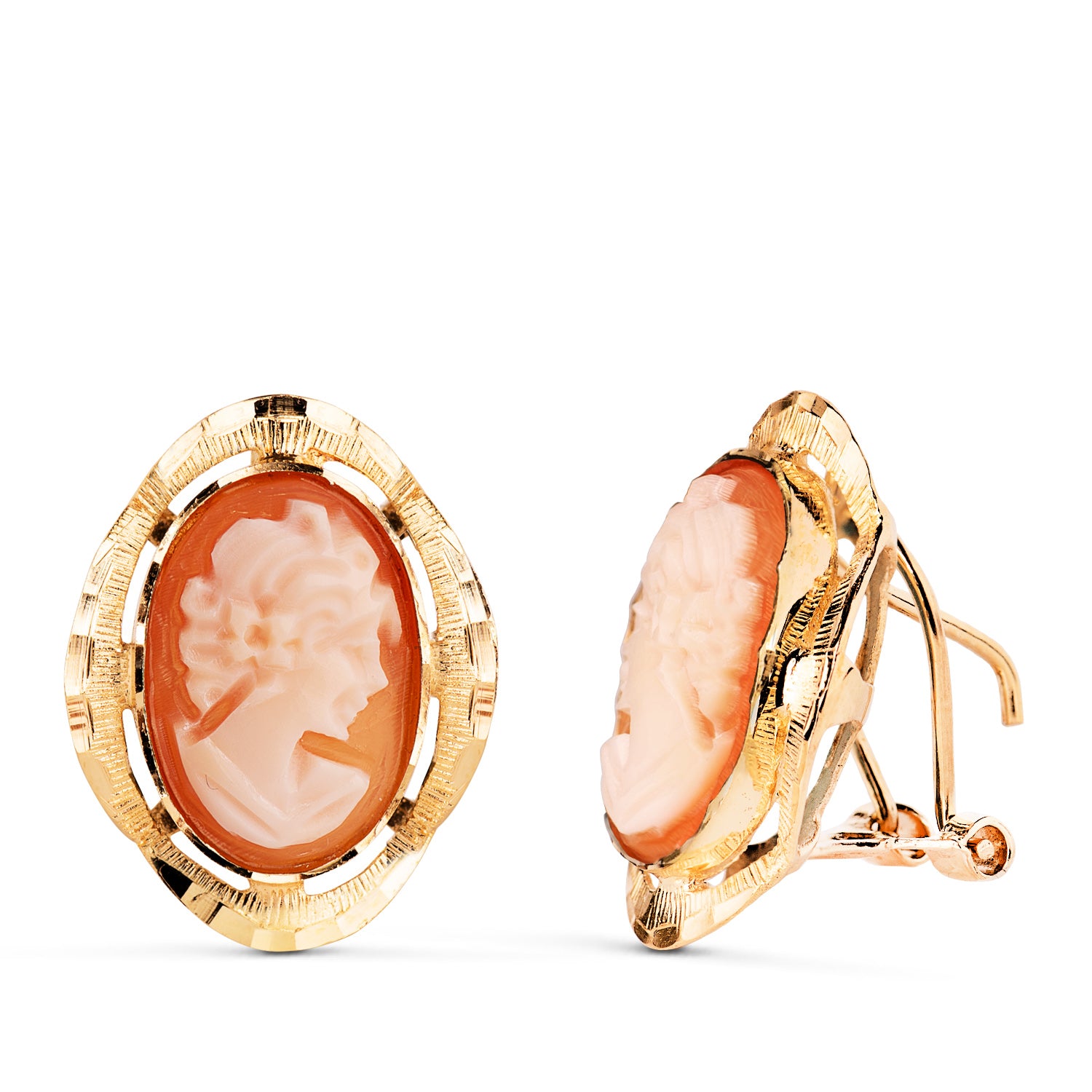 Pendientes Cameo en Oro Amarillo de 18 Quilates, Engaste Tallado: Cierre Omega de 19X15 mm