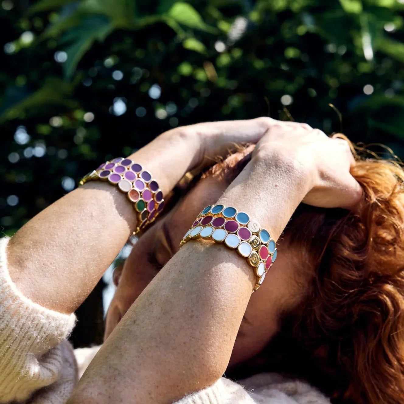 Colormind - Poppy - Armband - Simone in Bordeaux weergave 2