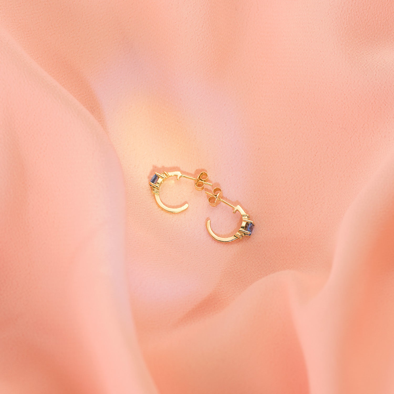 18K Boucles d'oreilles Demi Créoles et Aigue-maeine 12 X 3 Or Jaune. Fermoir Poussettes Papillon