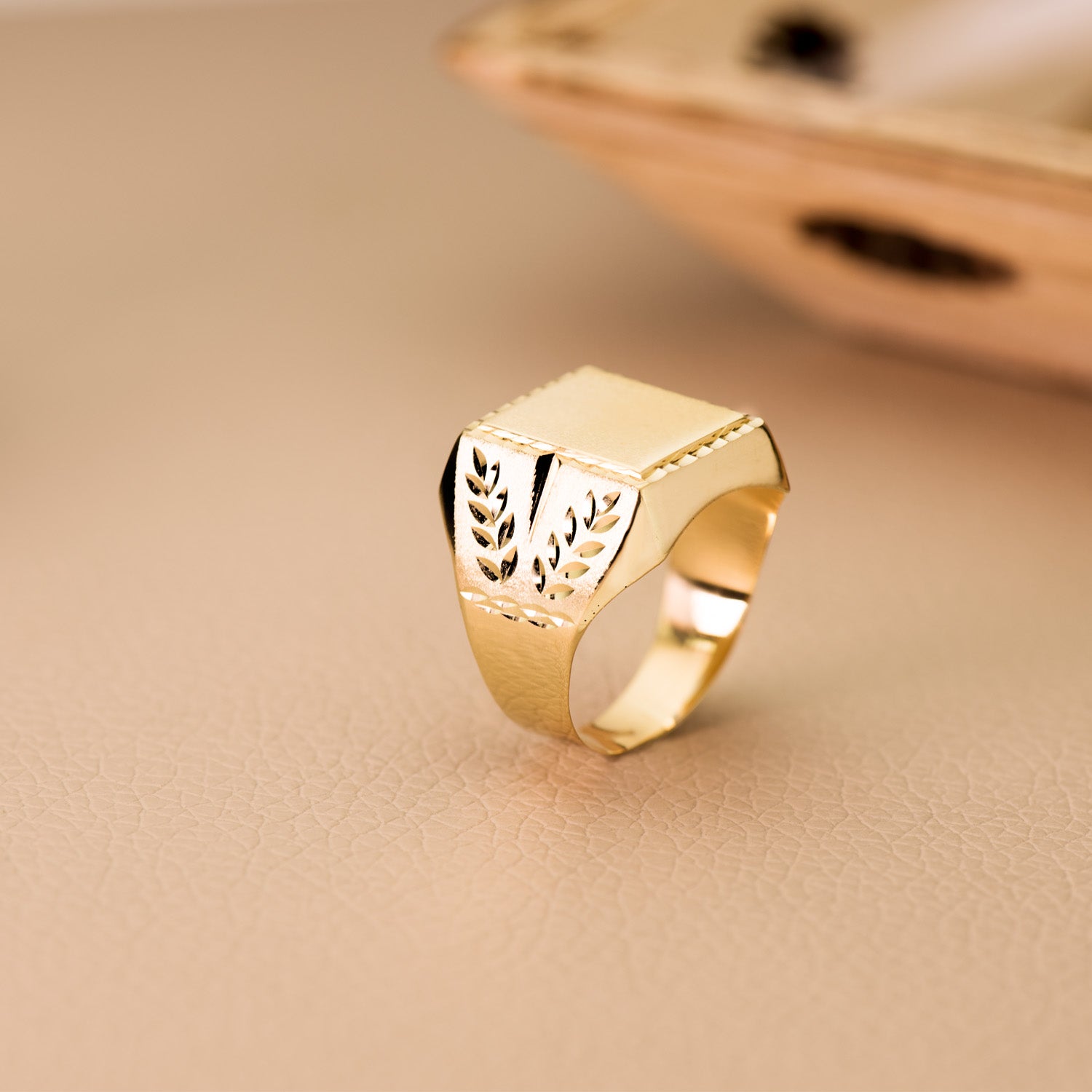 18 K sárga arany gyémánt férfi pecsétgyűrű 18x16 mm