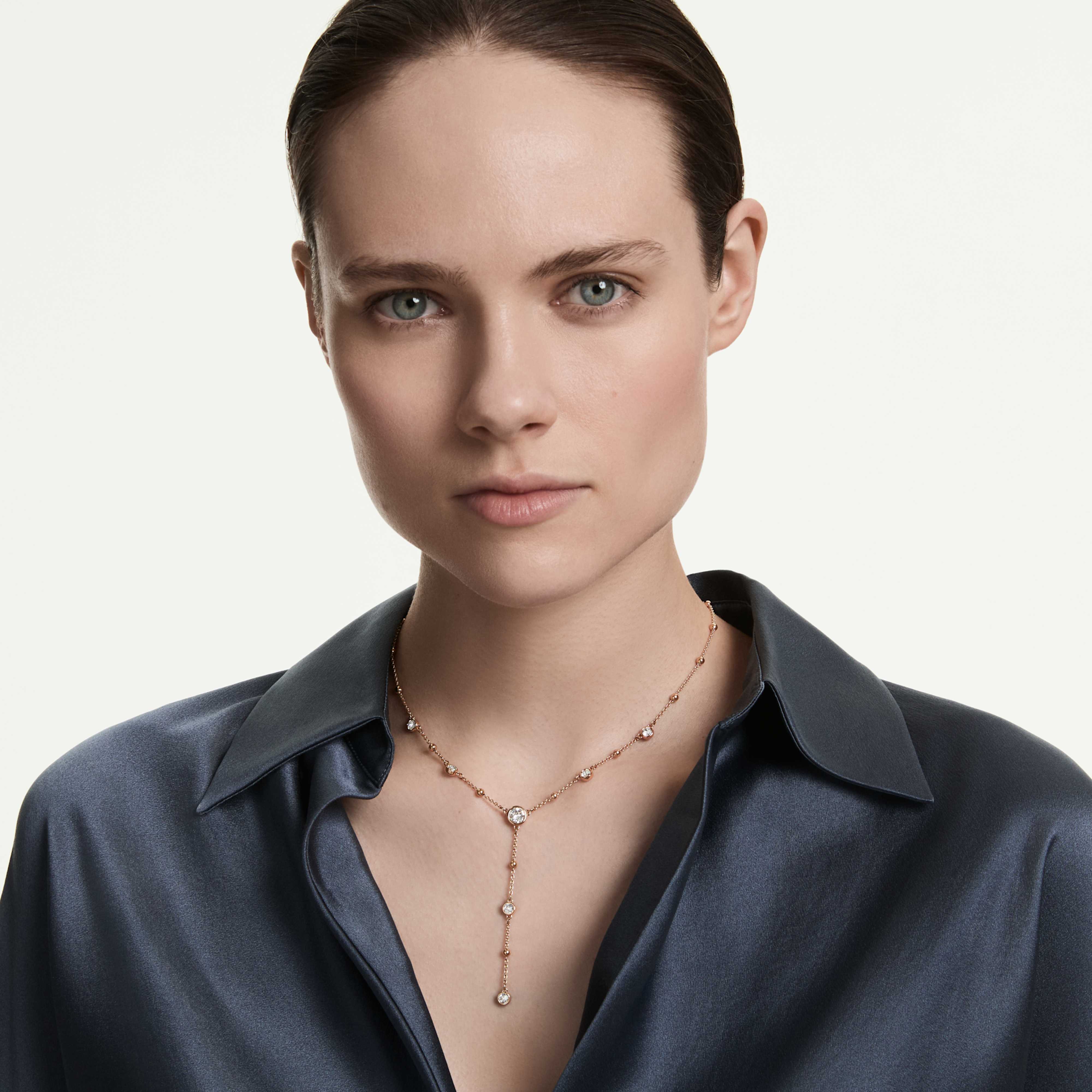 Colier Swarovski - Imber Chain - Y - Incolor și Rose Gold pe un manechin