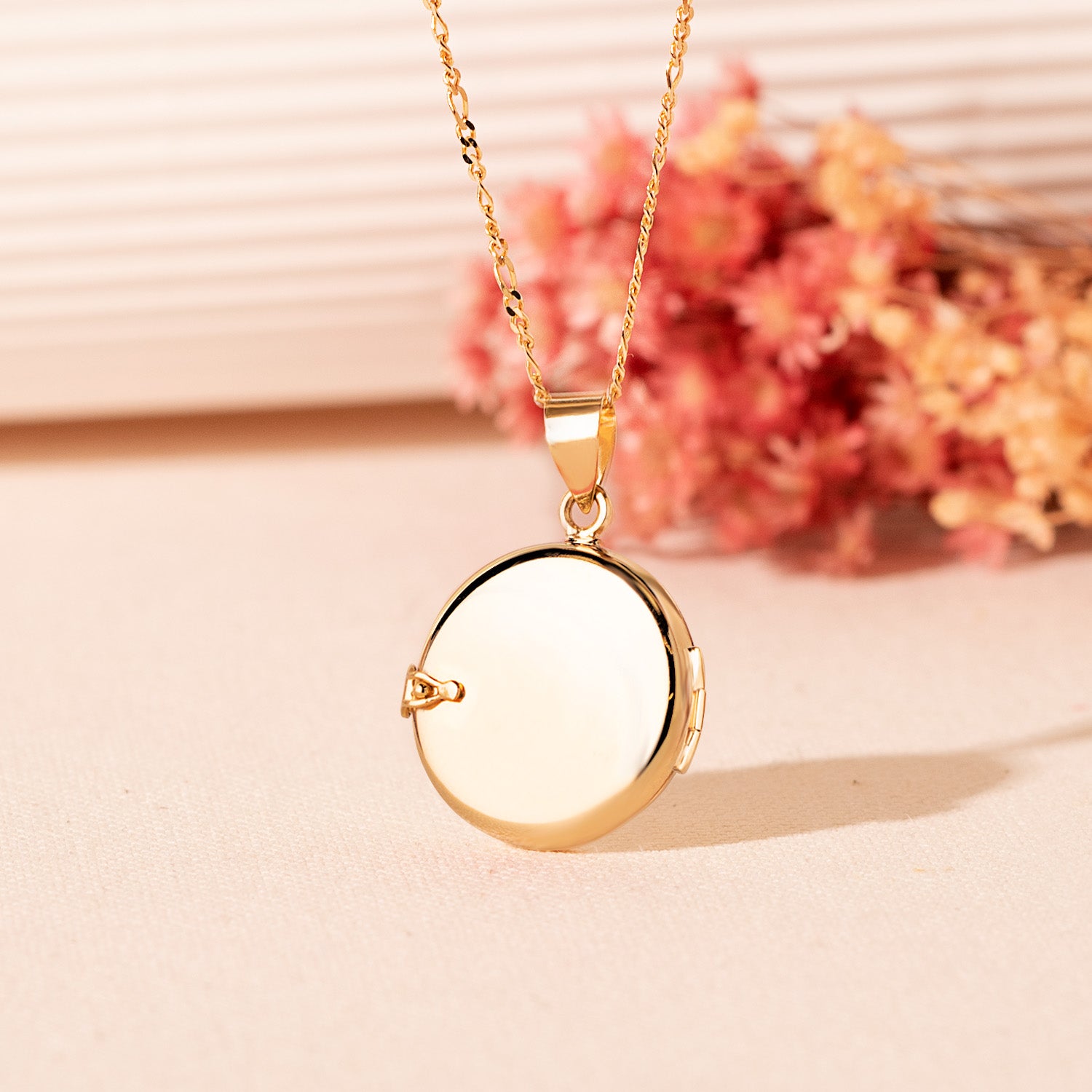 Pendentif Porte Photo 18K Or Jaune Looker Rond Émail Rouge Diamant Pendentif 0035 Qtes 21 mm