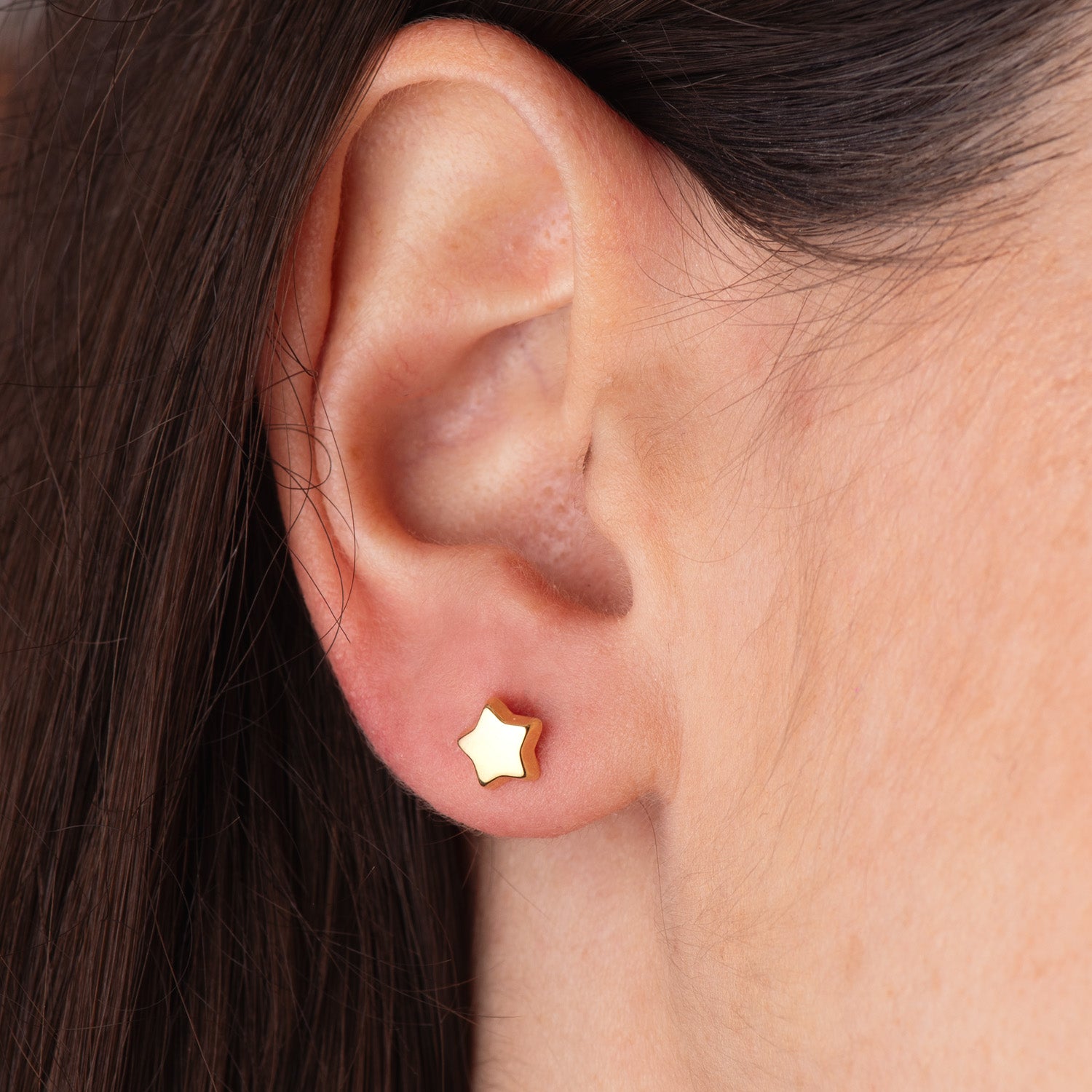 Pendientes Estrella Lisa Oro Amarillo 18K 6,5 X 6,5 mm Cierre Rosca