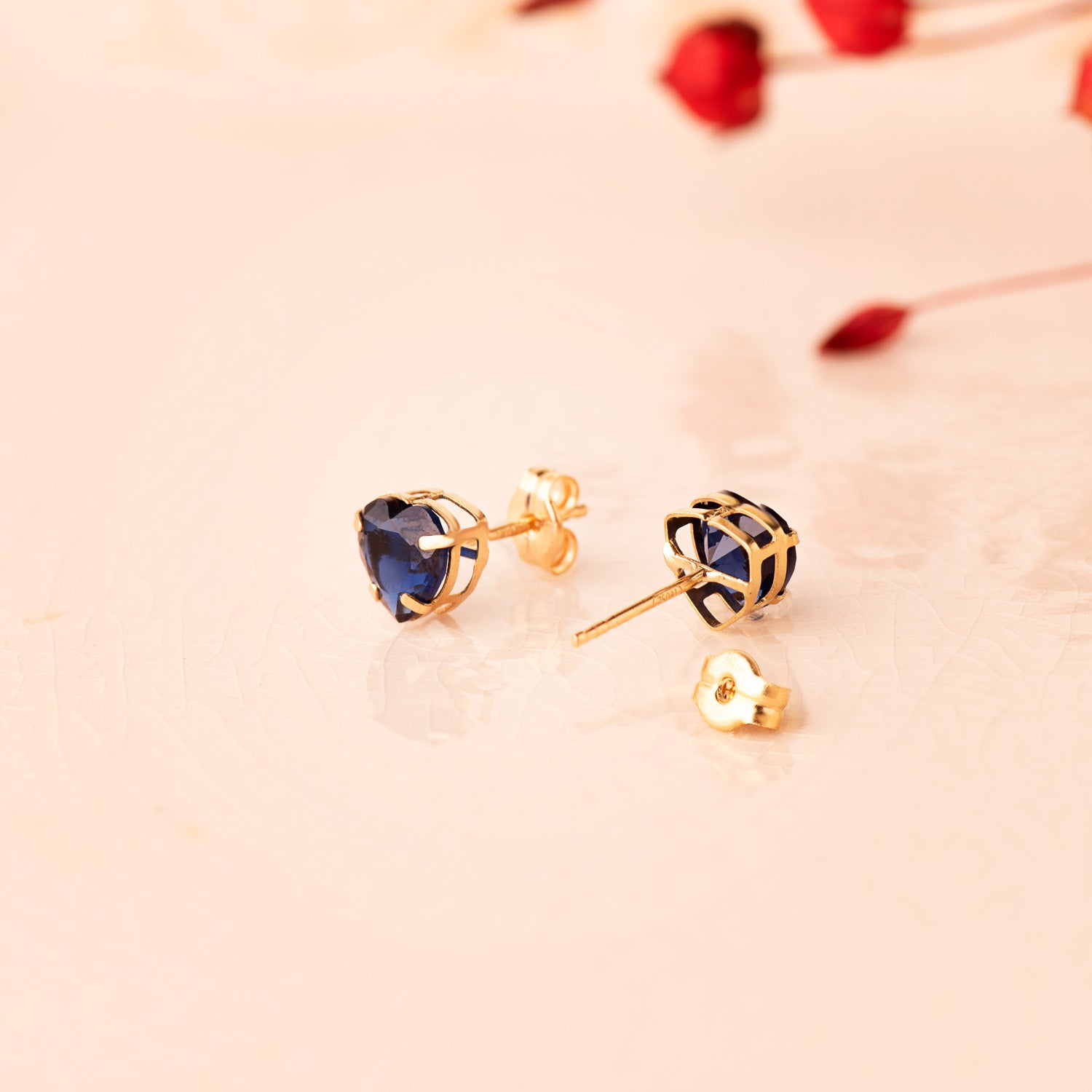 Boucles d'oreilles Or Jaune 18K avec Coeur en Pierre de Couleur Bleue Fermoir à Fermoir Pousseettes Papillon 6 X 6 mm