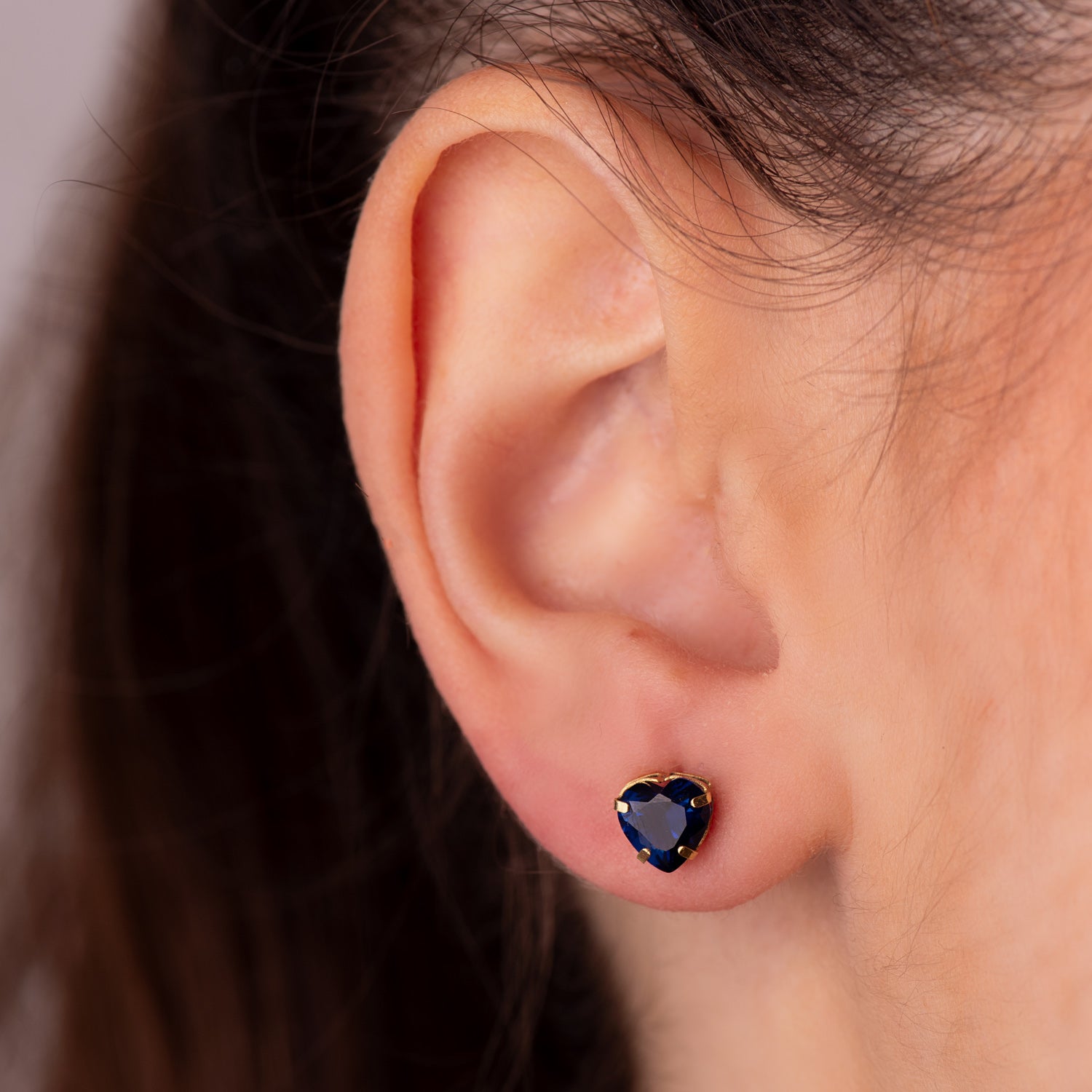 Boucles d'oreilles Or Jaune 18K avec Coeur en Pierre de Couleur Bleue Fermoir à Fermoir Pousseettes Papillon 6 X 6 mm