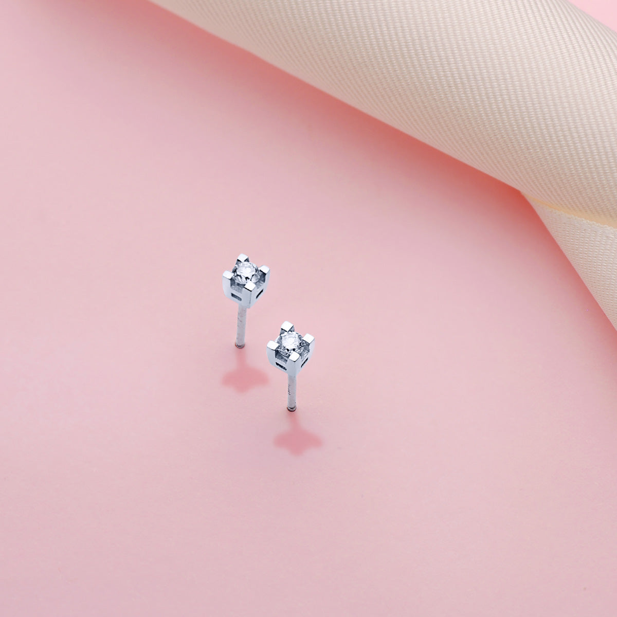 Boucles d'oreilles en Or Blanc 18K Diamants de Laboratoire Taille Brillant 2,75 mm 0,20 Qts VS2-G Taille : 3,5X3,5 mm Pression