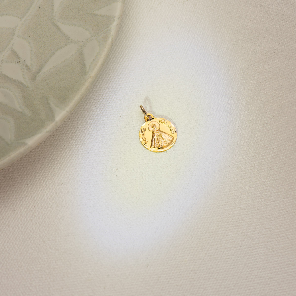 Medalha Virgem do Mar 18K 14 mm Facetada