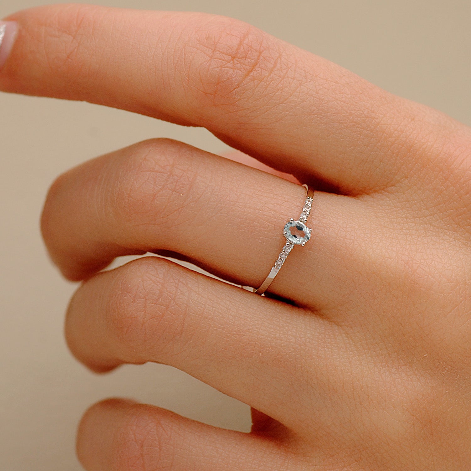 18K hvidguld Diamantring 0030 Qt Naturlig Akvamarin Oval 4 X 3 mm Krop 130 mm