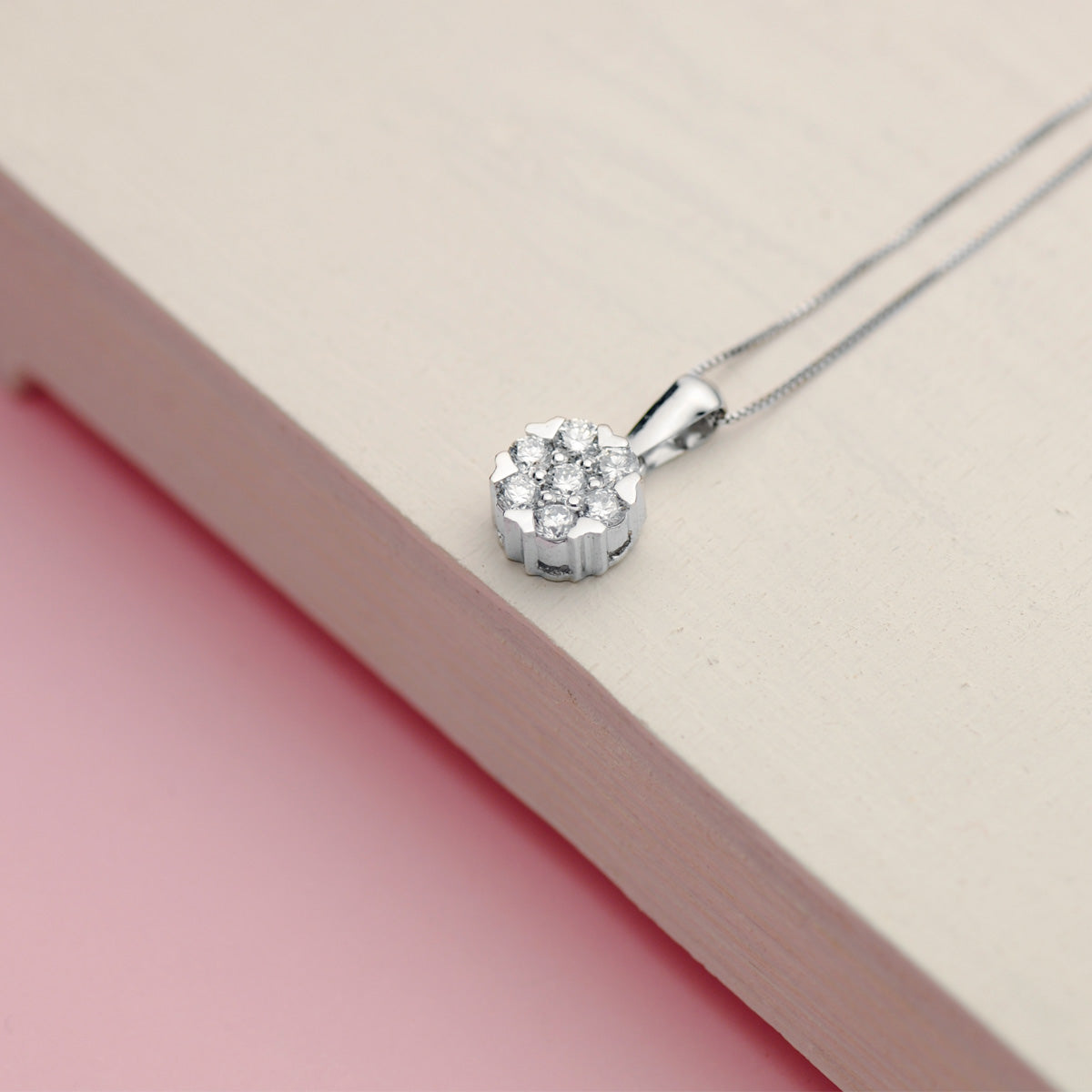 Collar Oro Blanco 18K Diamantes de Laboratorio 7 mm 0.300 Cts Cadena G-VS2 42-3CM