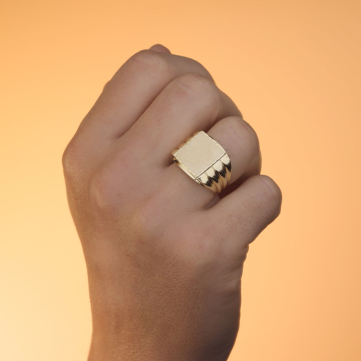 18K Yellow Gold Rectangular Signet Ring 17X17 mm