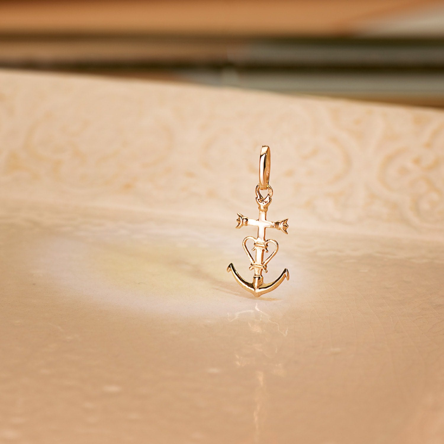 Pendentif Croix de Camargue Or Jaune 18K 20 X 12 mm