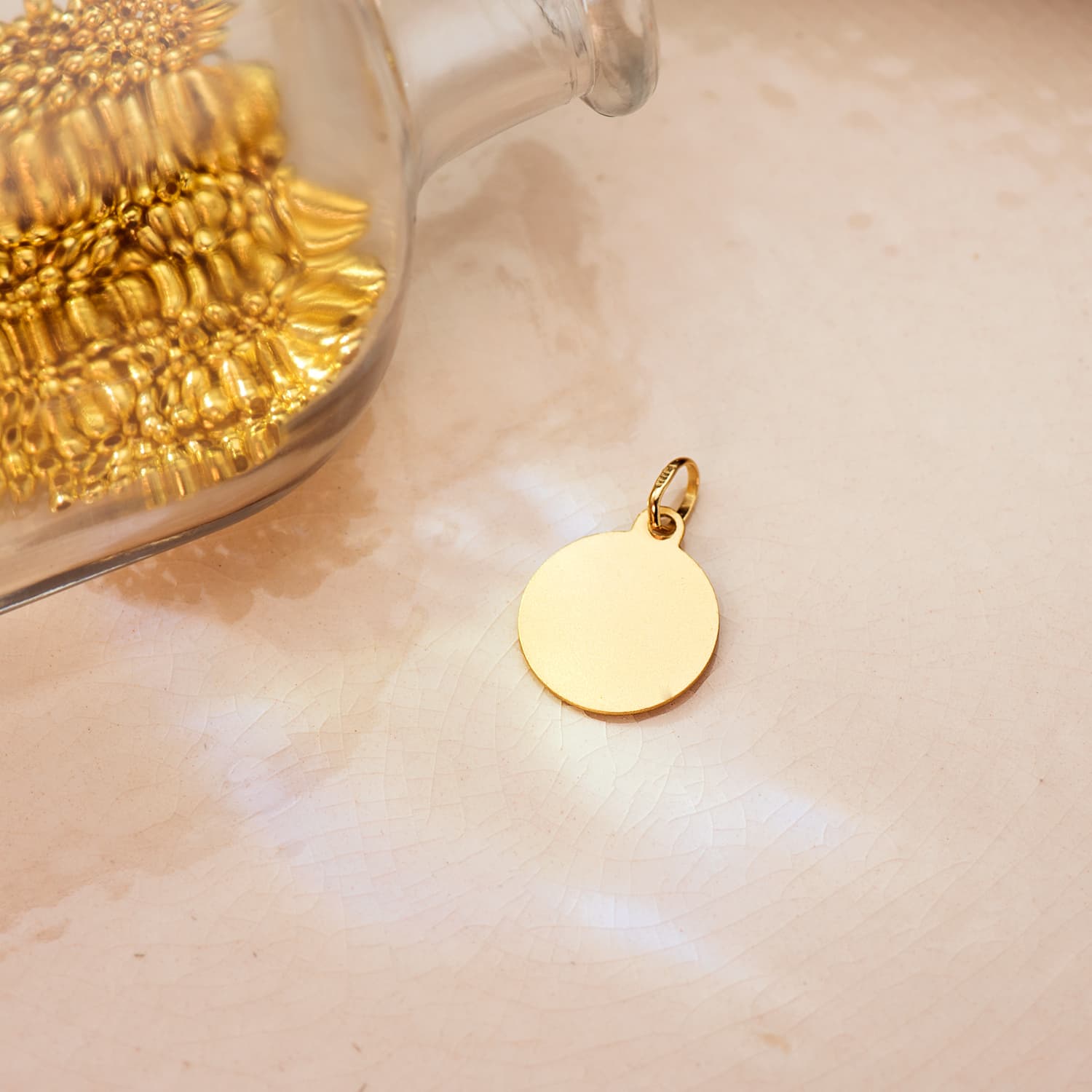9 Carat Yellow Gold Santa Rita Medal, 14 mm Bezel