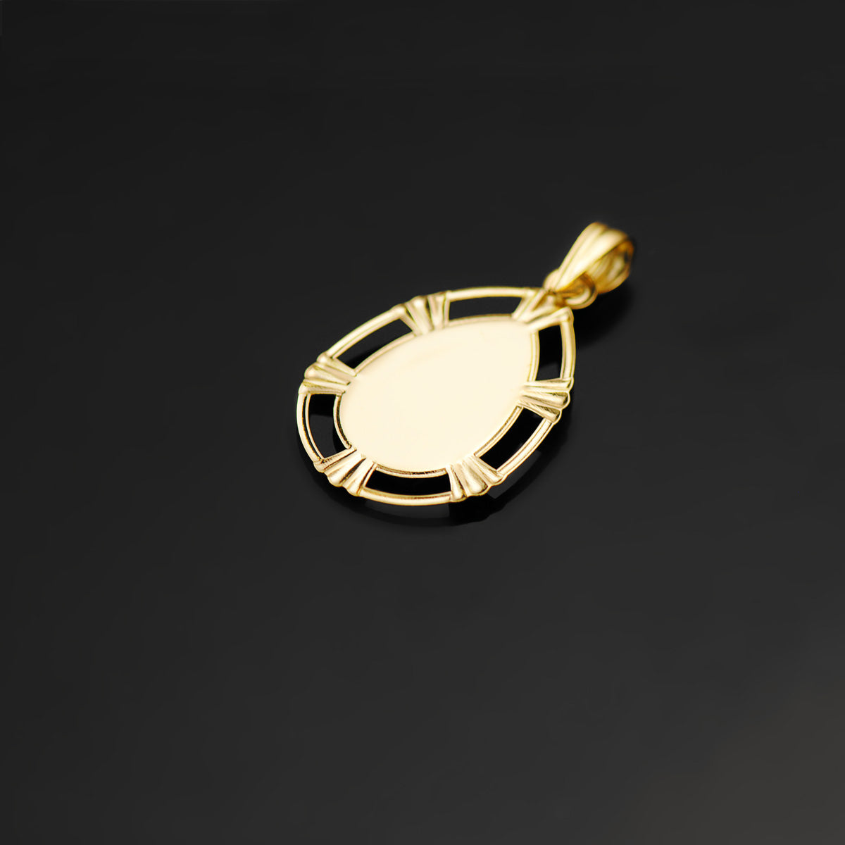 Médaillon en Or Jaune 18K Vierge avec Bordure Ajourée Brillante Forme Goutte 23X15 mm