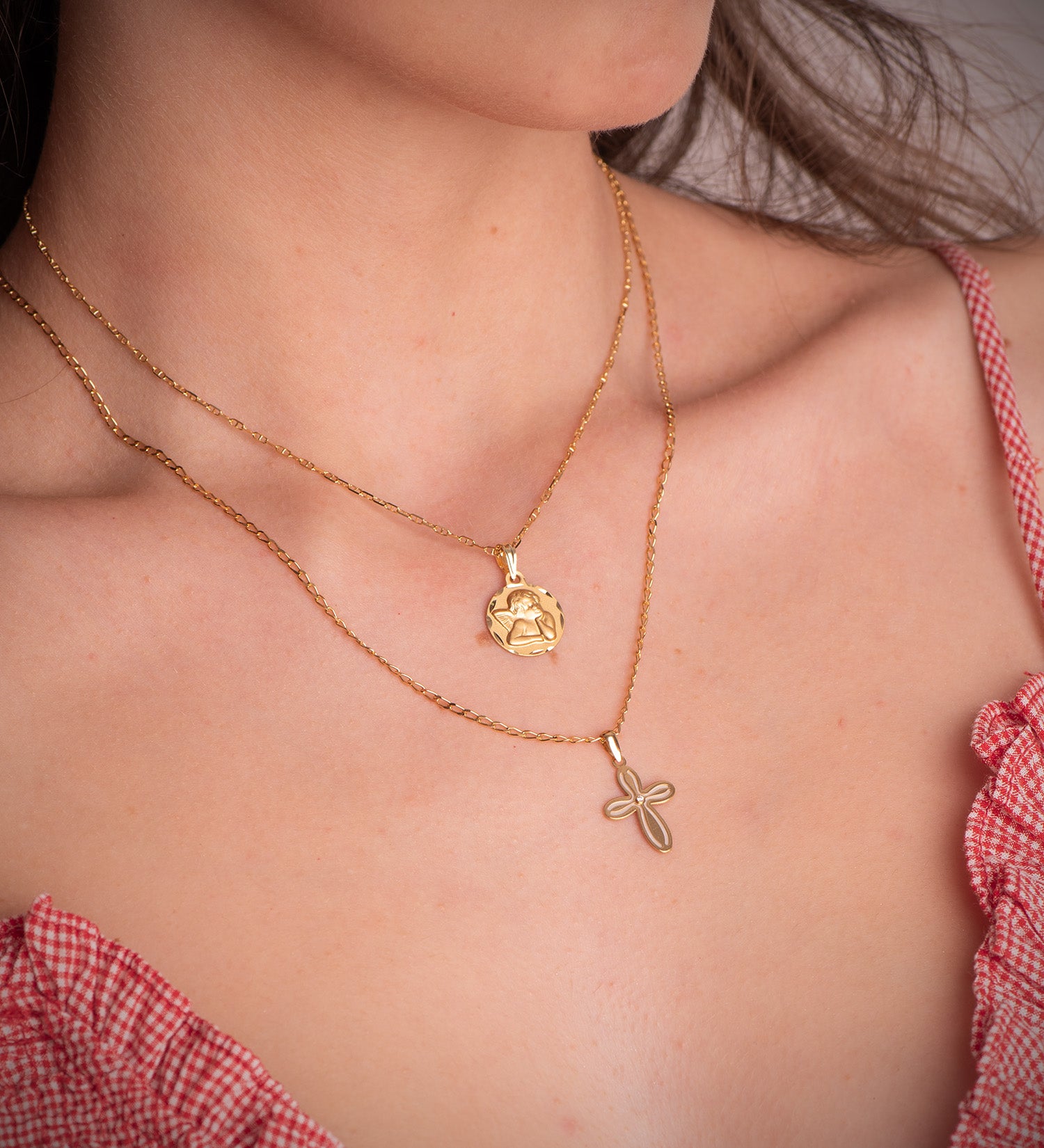 Médaille Ange Moqueur Rond en Or Jaune 18K Sculpté 14 mm