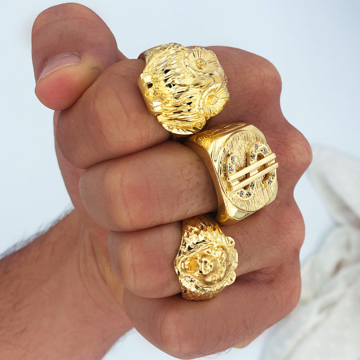 Anel com sinete de dólar em ouro amarelo 18K