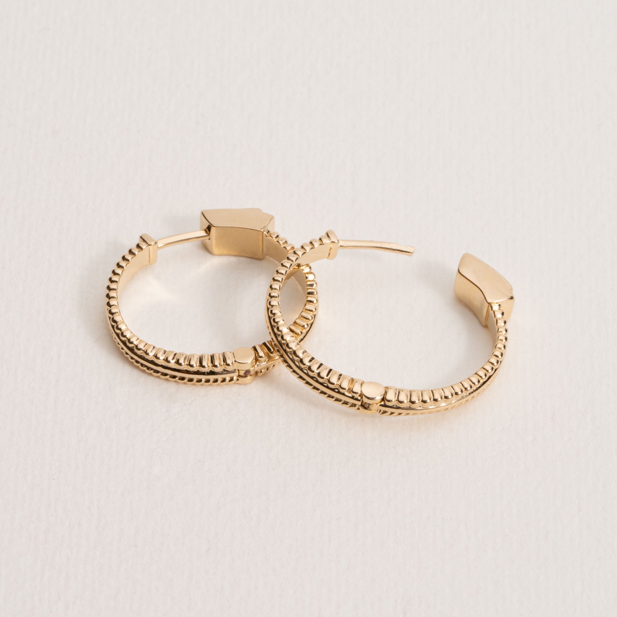 Zoé 20mm hoop earrings in gold plated