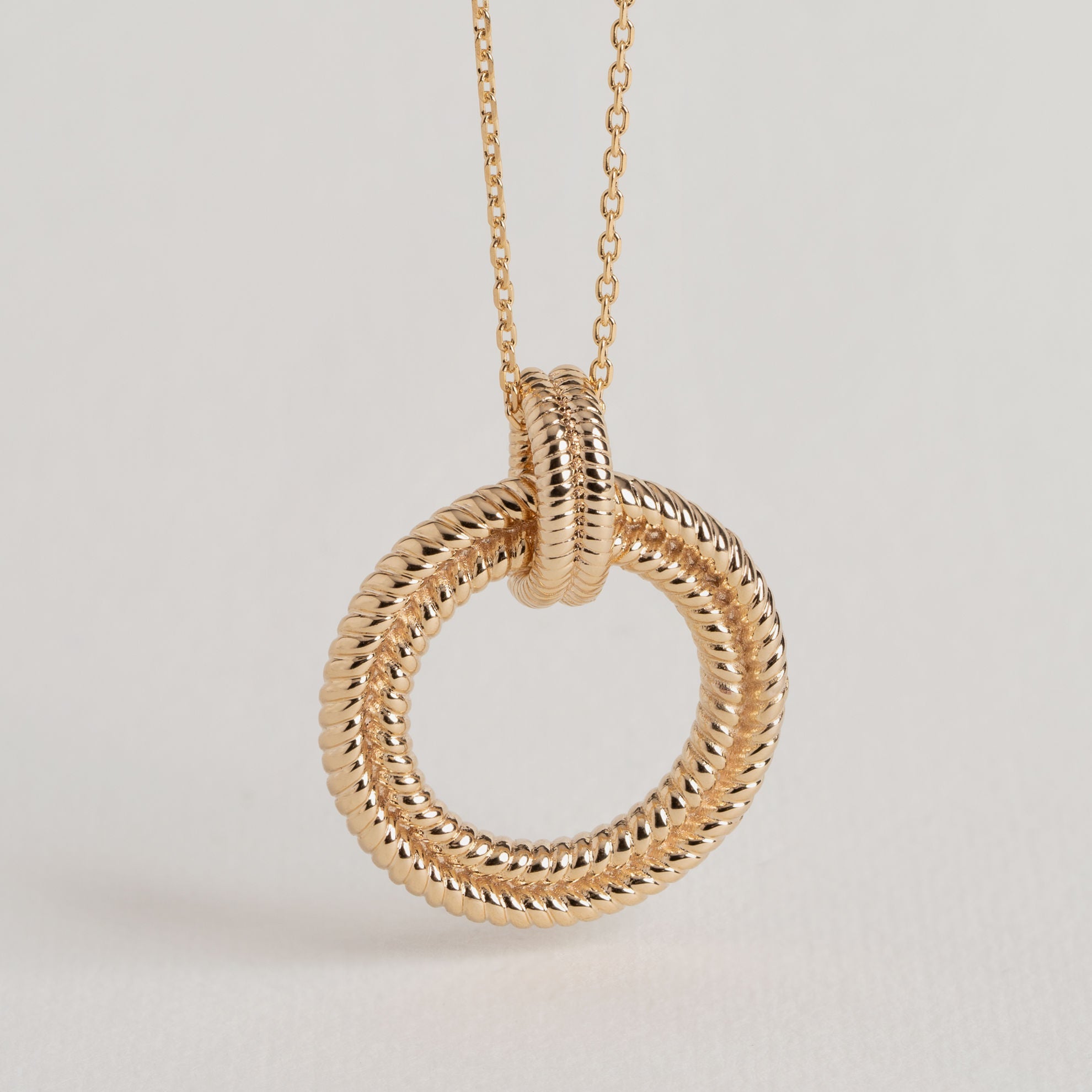 Joana vergulde ketting met ronde hanger