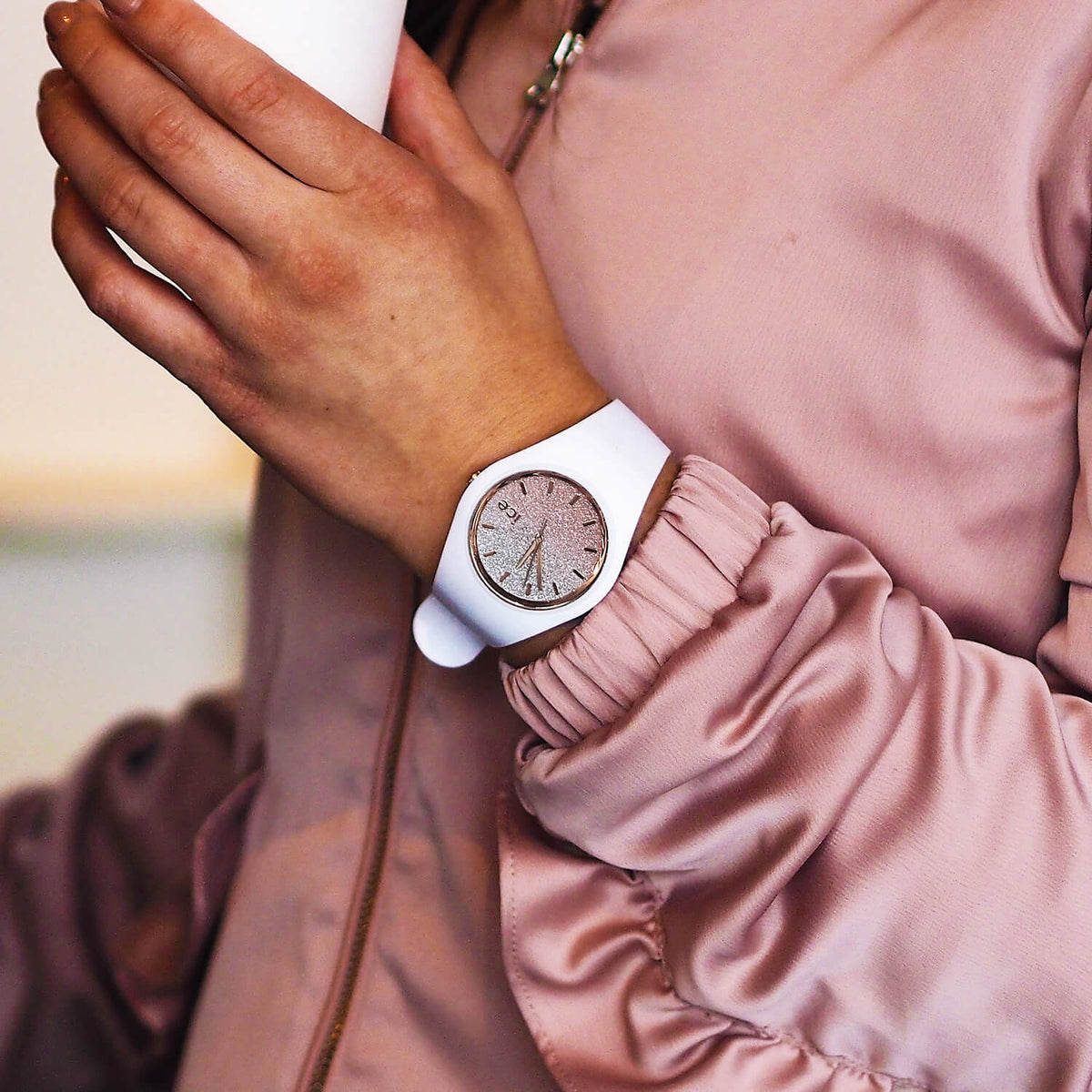 Ice-Watch LO White Pink 013427 pohled 6