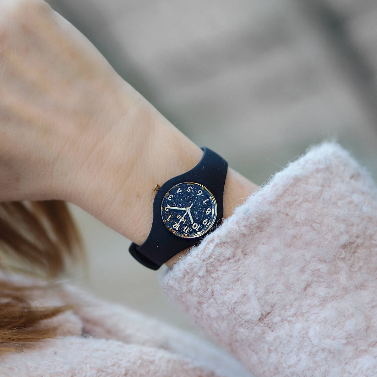 Ice-Watch GLITTER Black 28 mm 015347 pohled 6