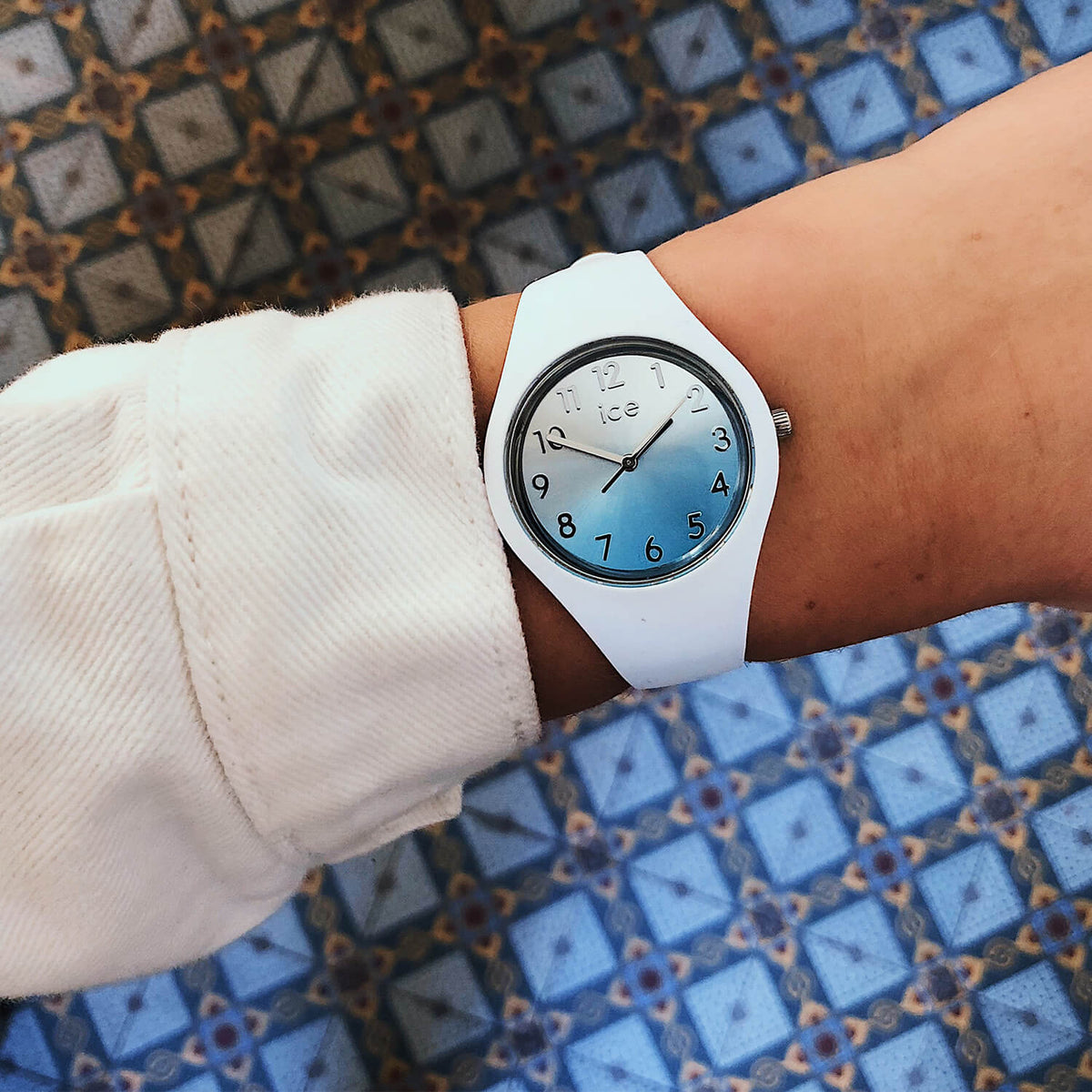 Ice-Watch SUNSET Turquoise 015745 pohled 5