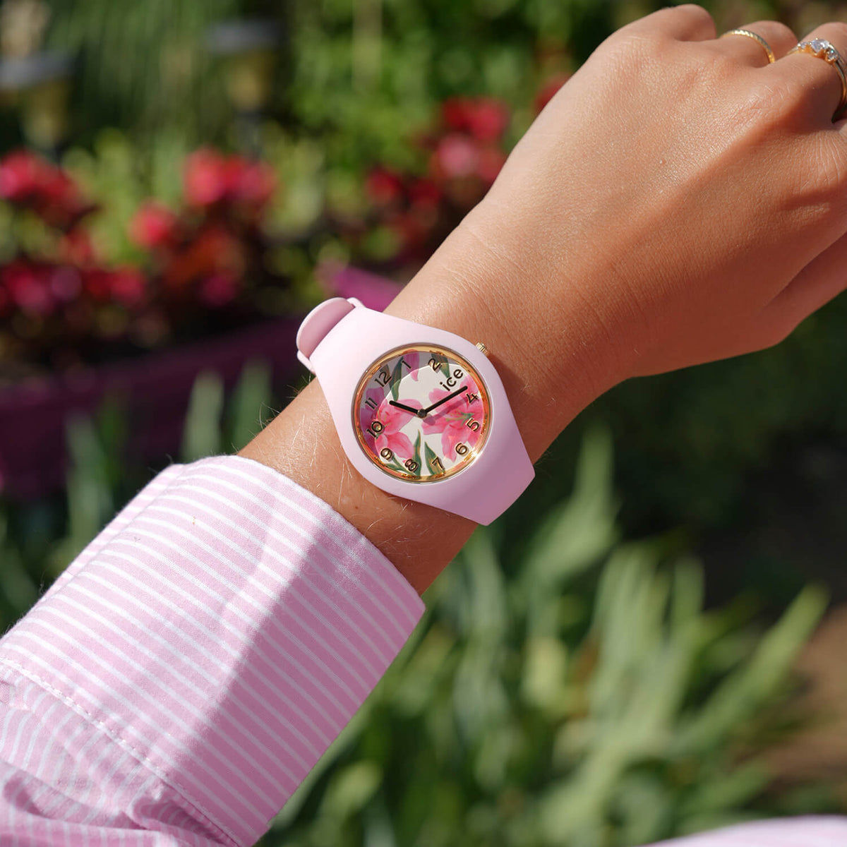 Ice-Watch FLOWER Soft Pink Lily 025900 pohled 5