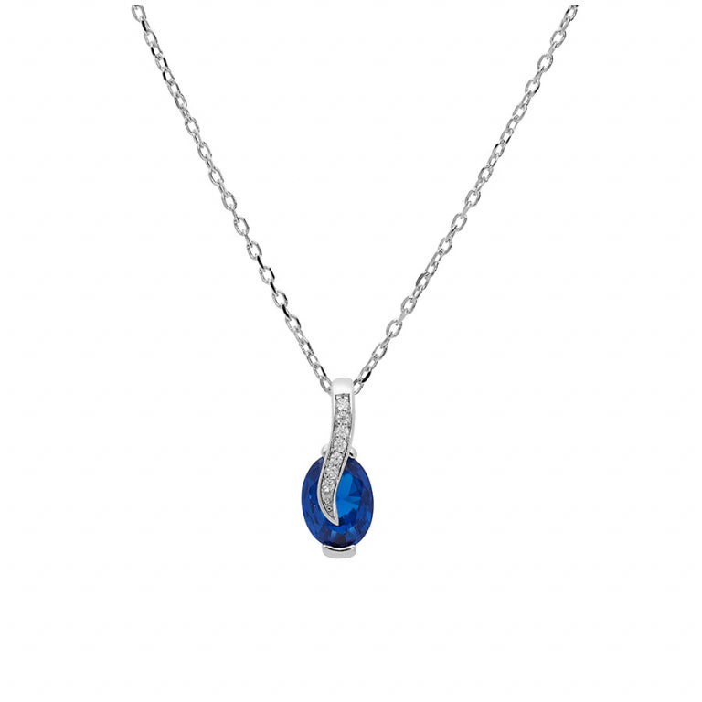 Oval Necklace – Silver | Azuline view 2