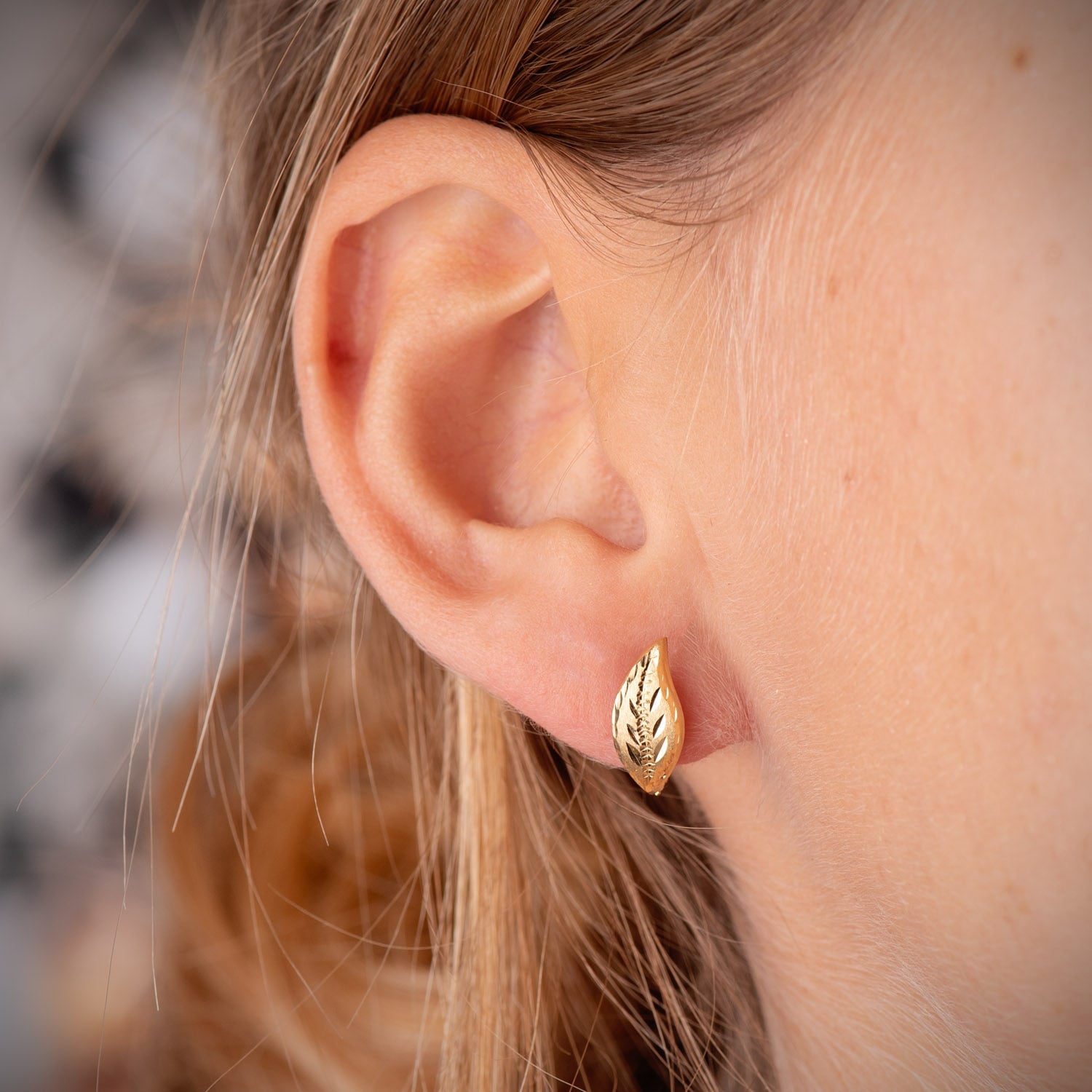 18K gult gull øredobber Lapée Leaf and DIAMOND 13 X 6 mm katalansk lås