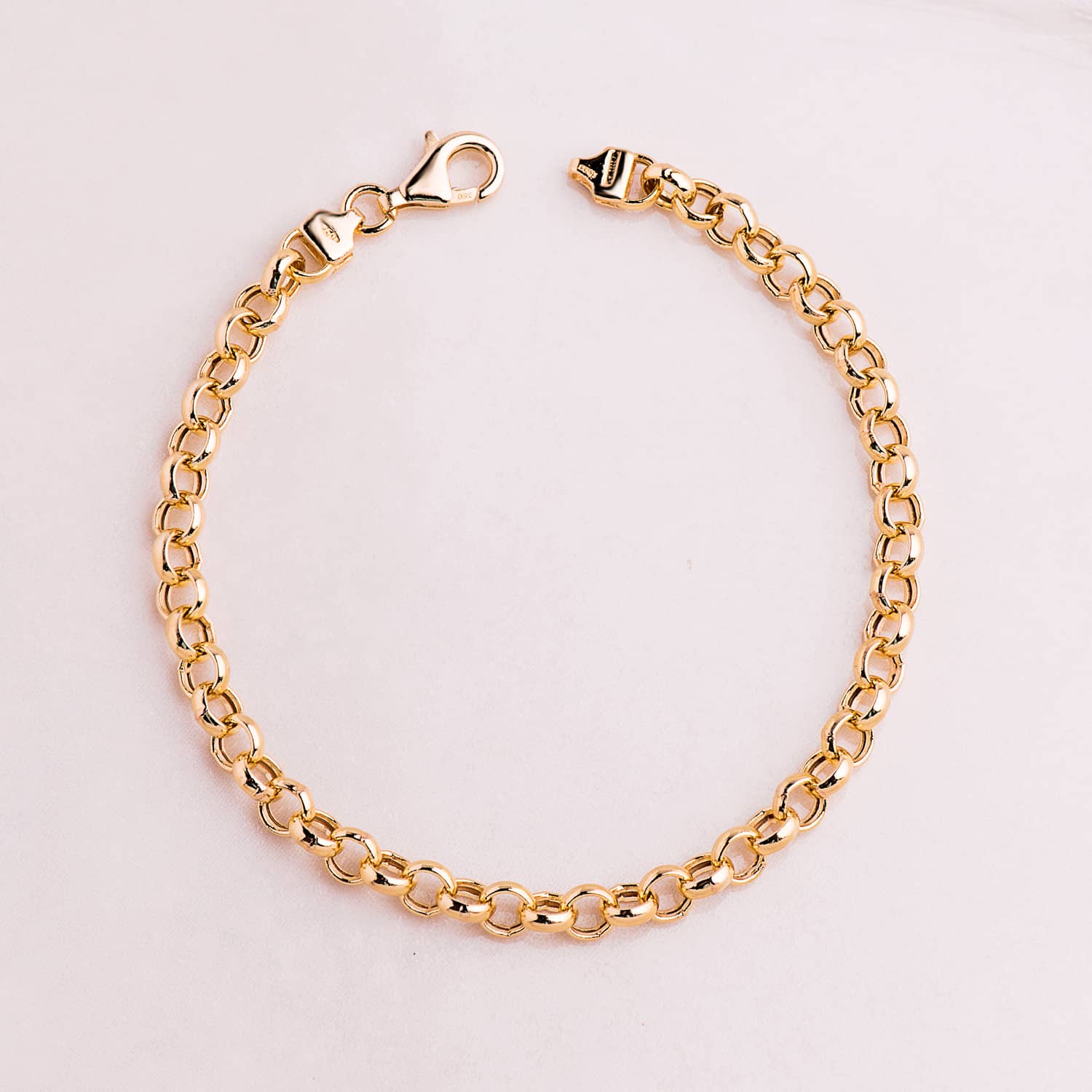 18 K hult gult gull Jaseron armbånd. Bredde 5 mm Lengde 19 Cm