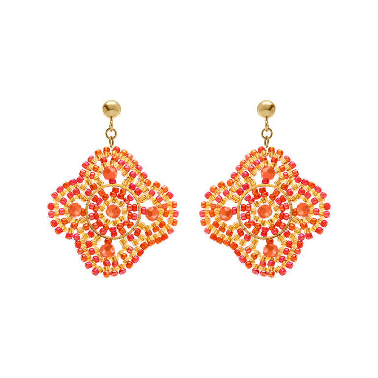 Boucles d'oreilles fleur corail en acier doré avec perles colorées