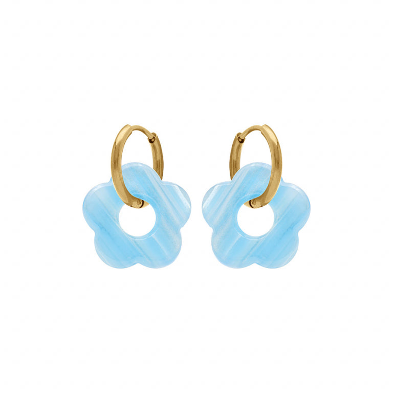 Créoles fleur en résine bleu turquoise effet nacré en acier doré