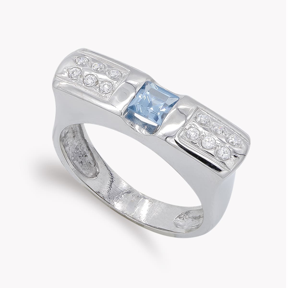 Bague Or Blanc 18K Aigue-marine et Zircone Blanche Largeur : 6,5 mm