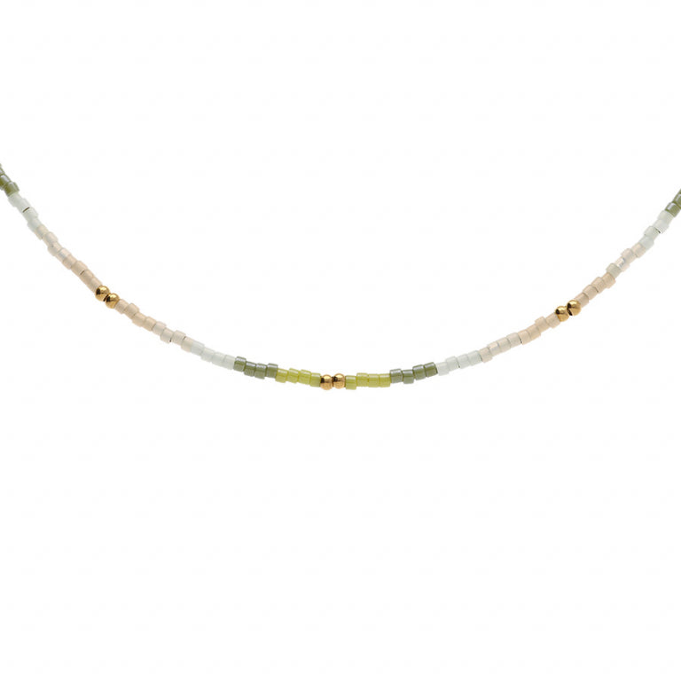 Colar de Pérolas Tom Verde Aço Dourado | Azuline