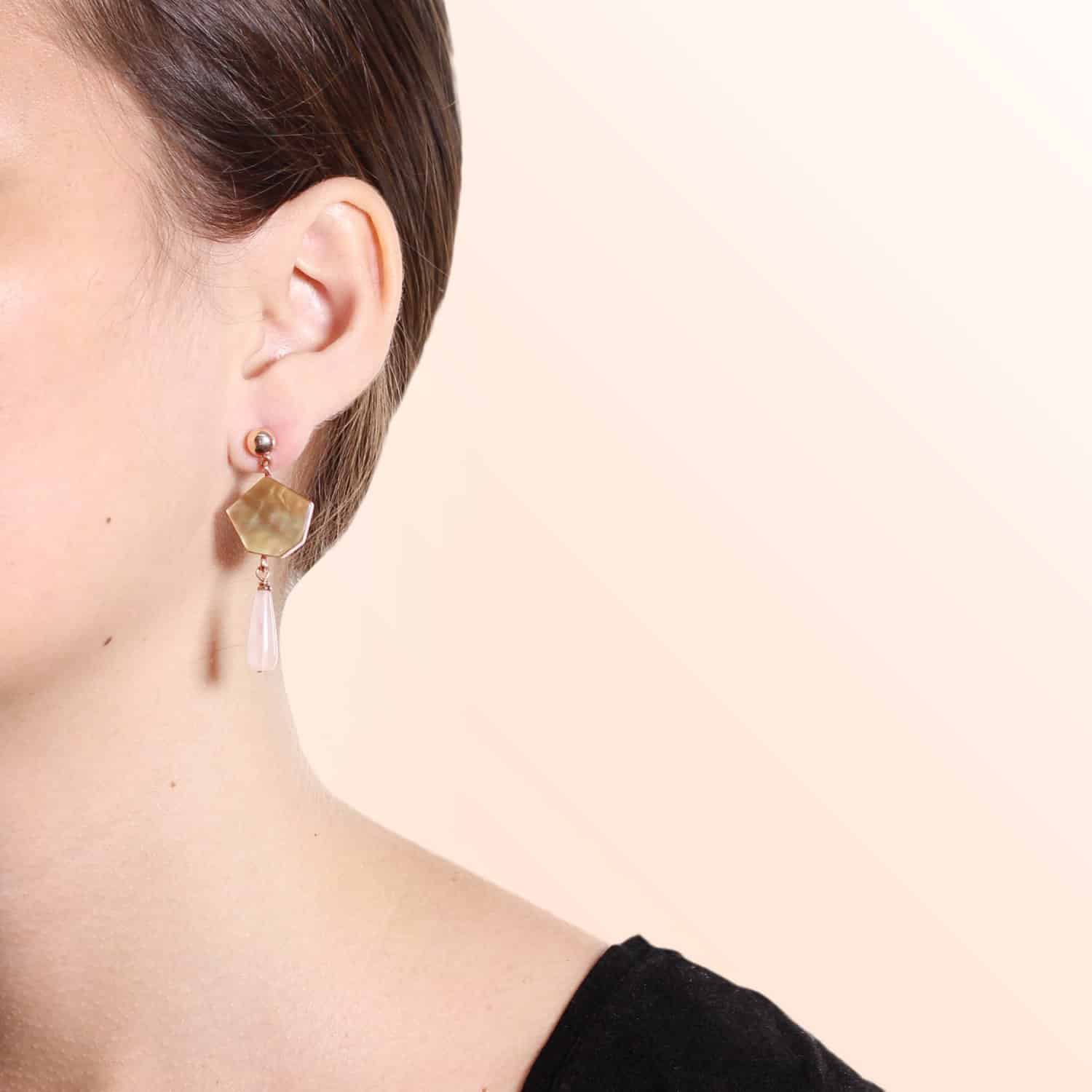 Détail matière nacre brune et quartz rose 12--25325 Nature Bijoux