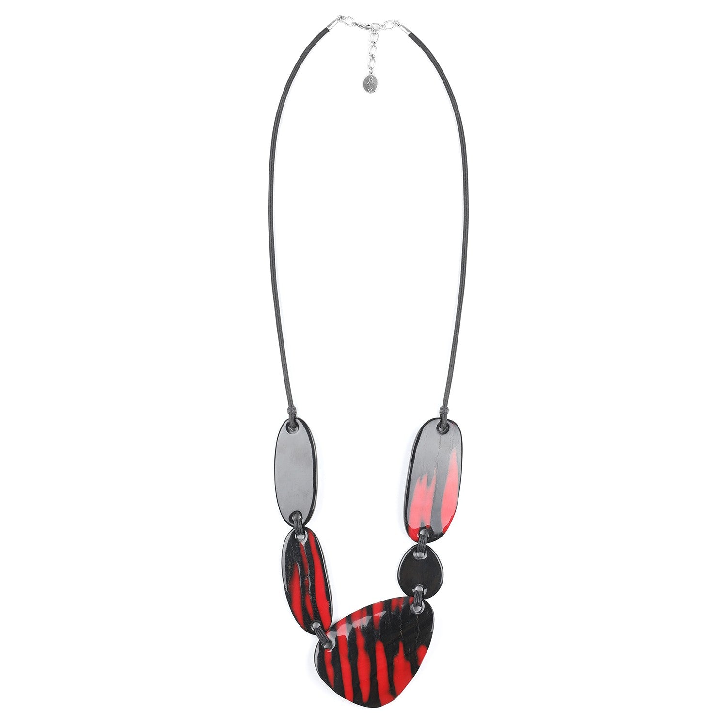 Détail corne du collier long Magma 15--41188 Nature Bijoux