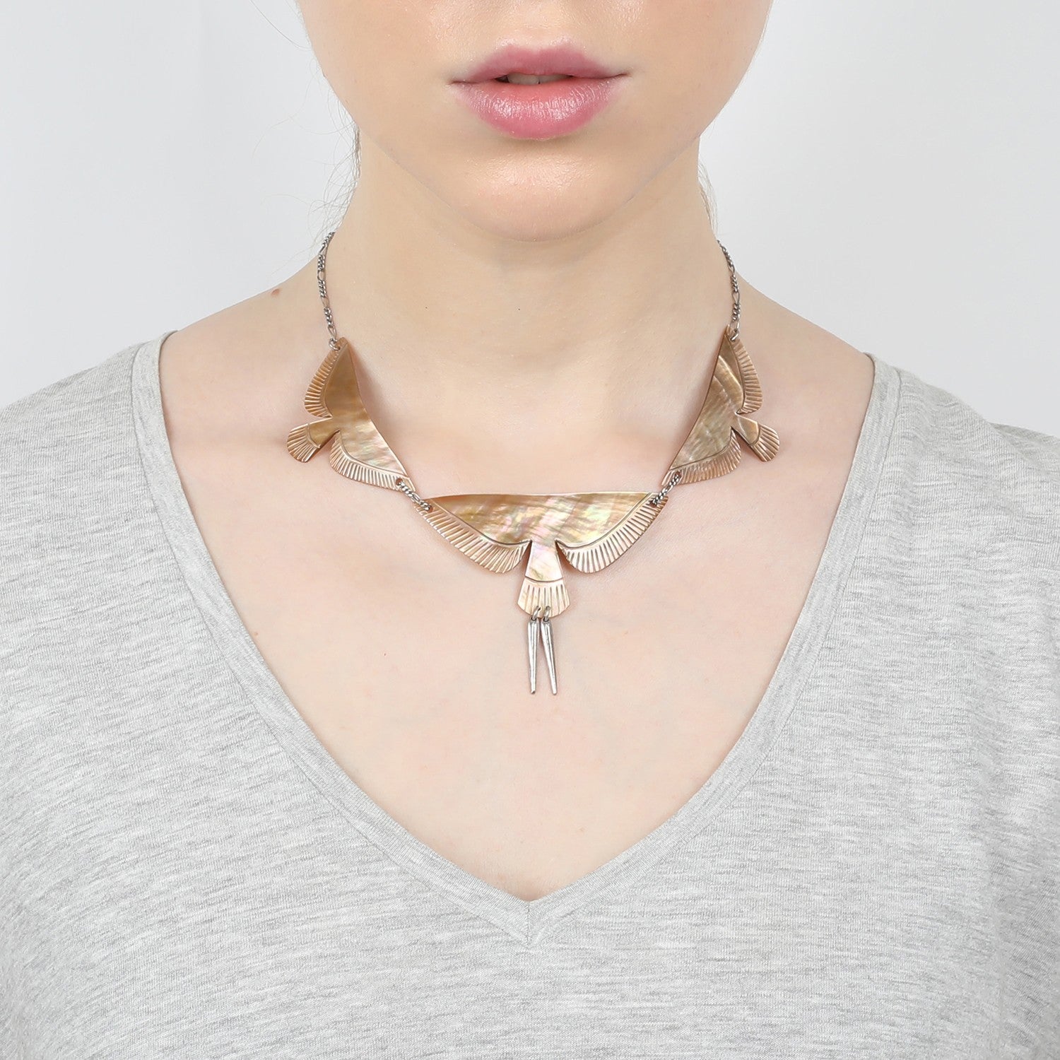 Détail nacre brune collier 15--41221 Nature Bijoux