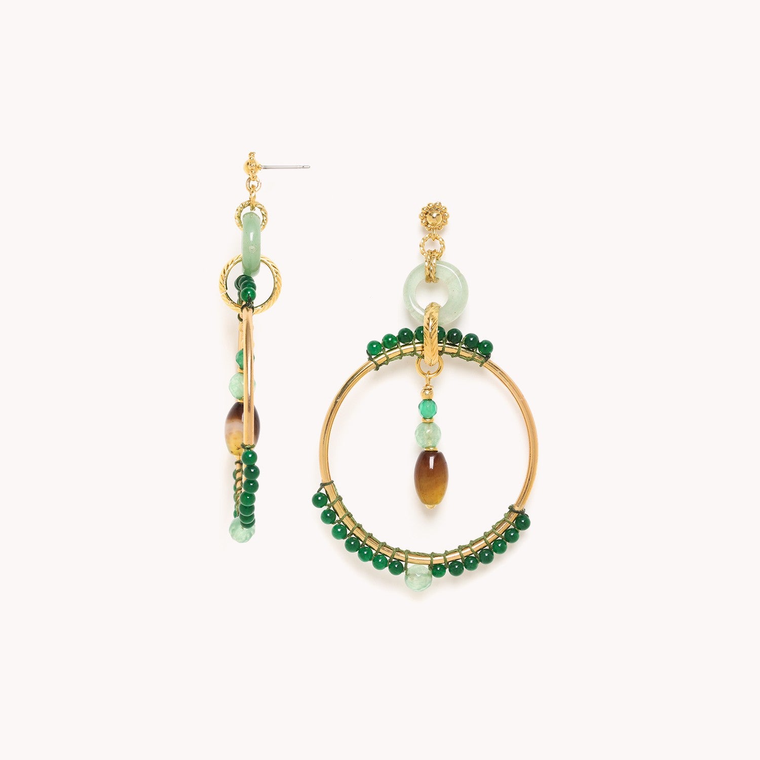 Détail porté boucles d'oreille poussoir Agata Verde 12CP79069 Nature Bijoux