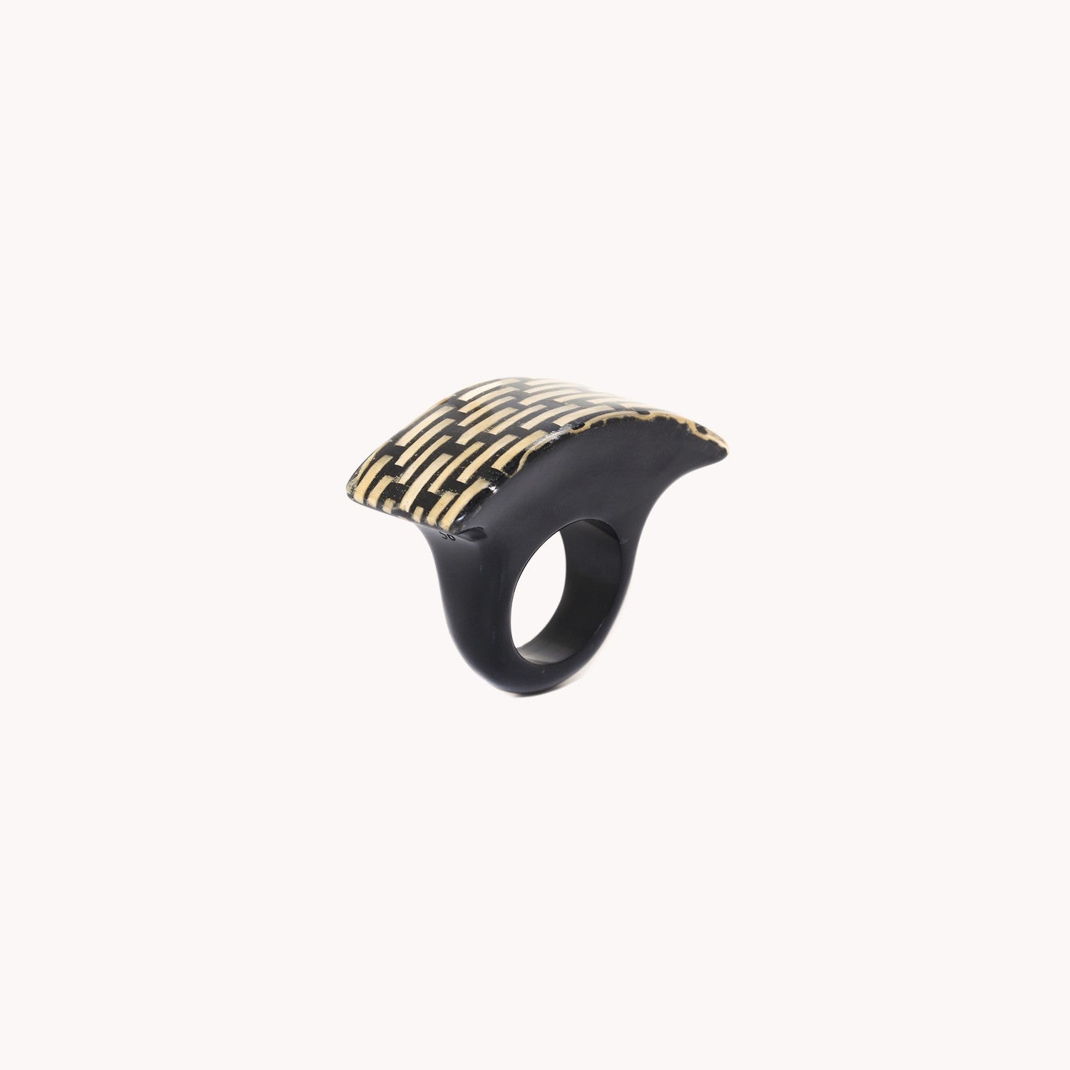 Détail résine colorée tissu bague 19CP24973 Nature Bijoux