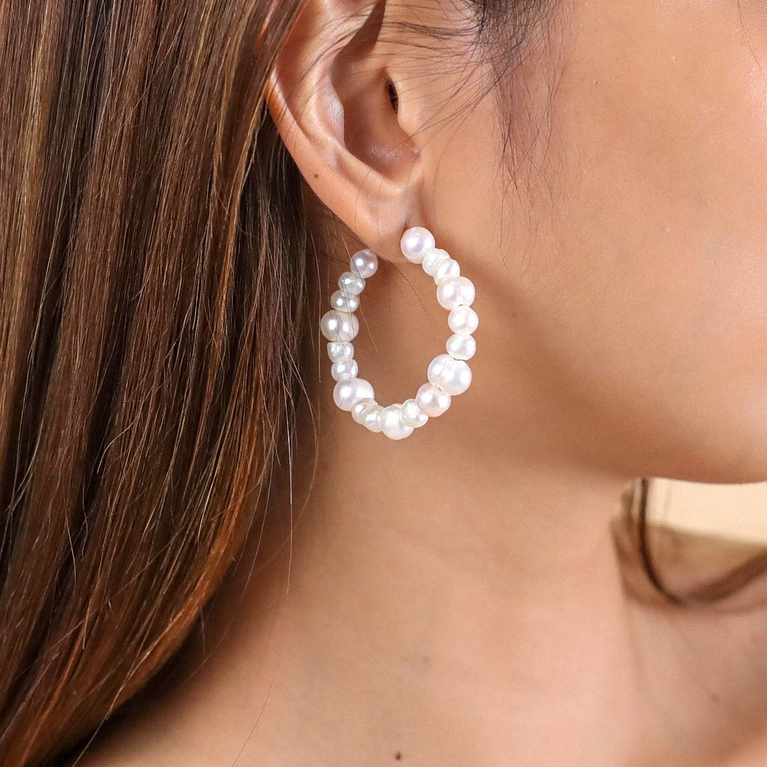 Boucles d'oreilles créoles détail perles 12CP79389 Nature Bijoux