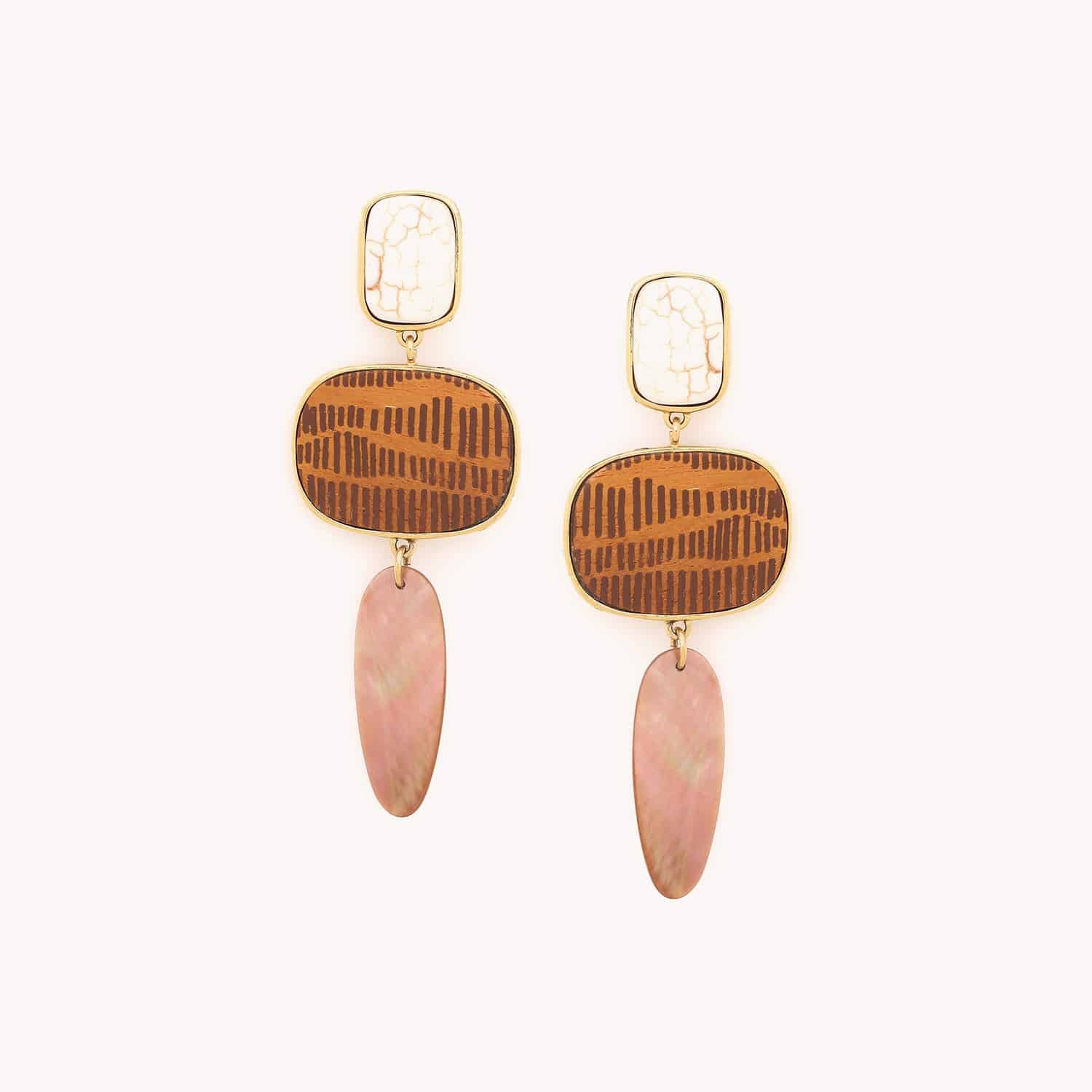 Boucles d'oreilles Alhambra bois de jacquier, howlite, nacre brune 12--90030 Nature Bijoux