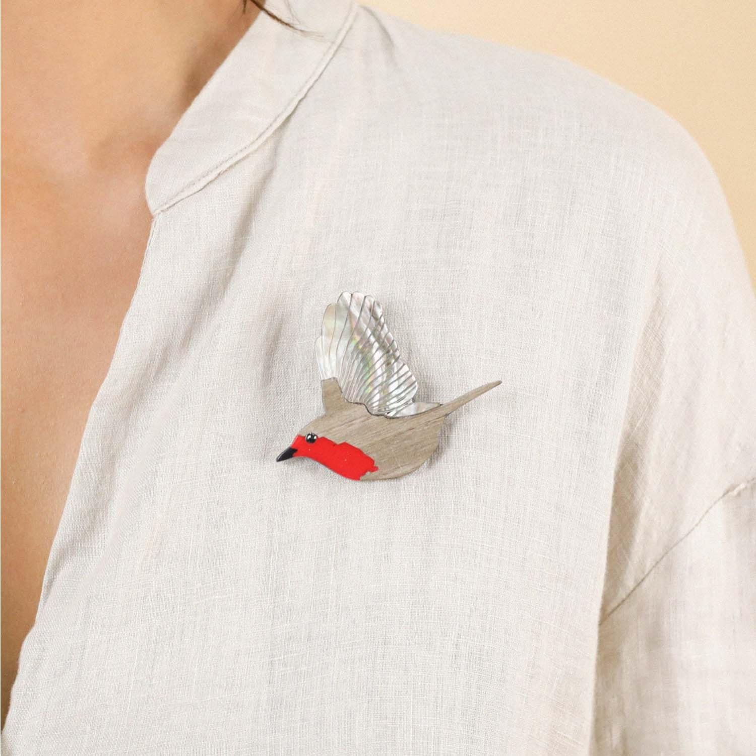 Broche détail bois et métal argenté 10--23925 Nature Bijoux