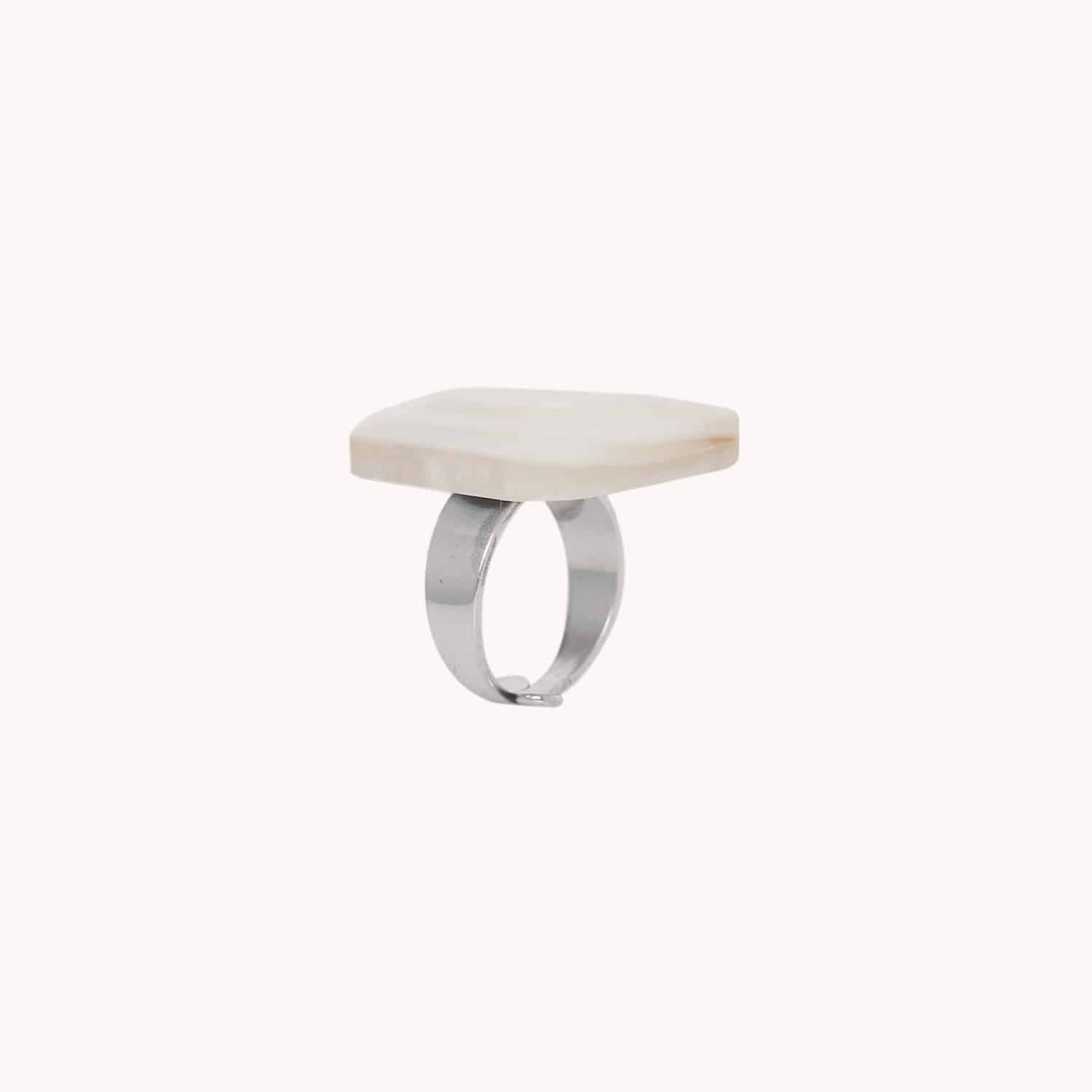 Détail nacre hexagone bague 19--25995 Nature Bijoux