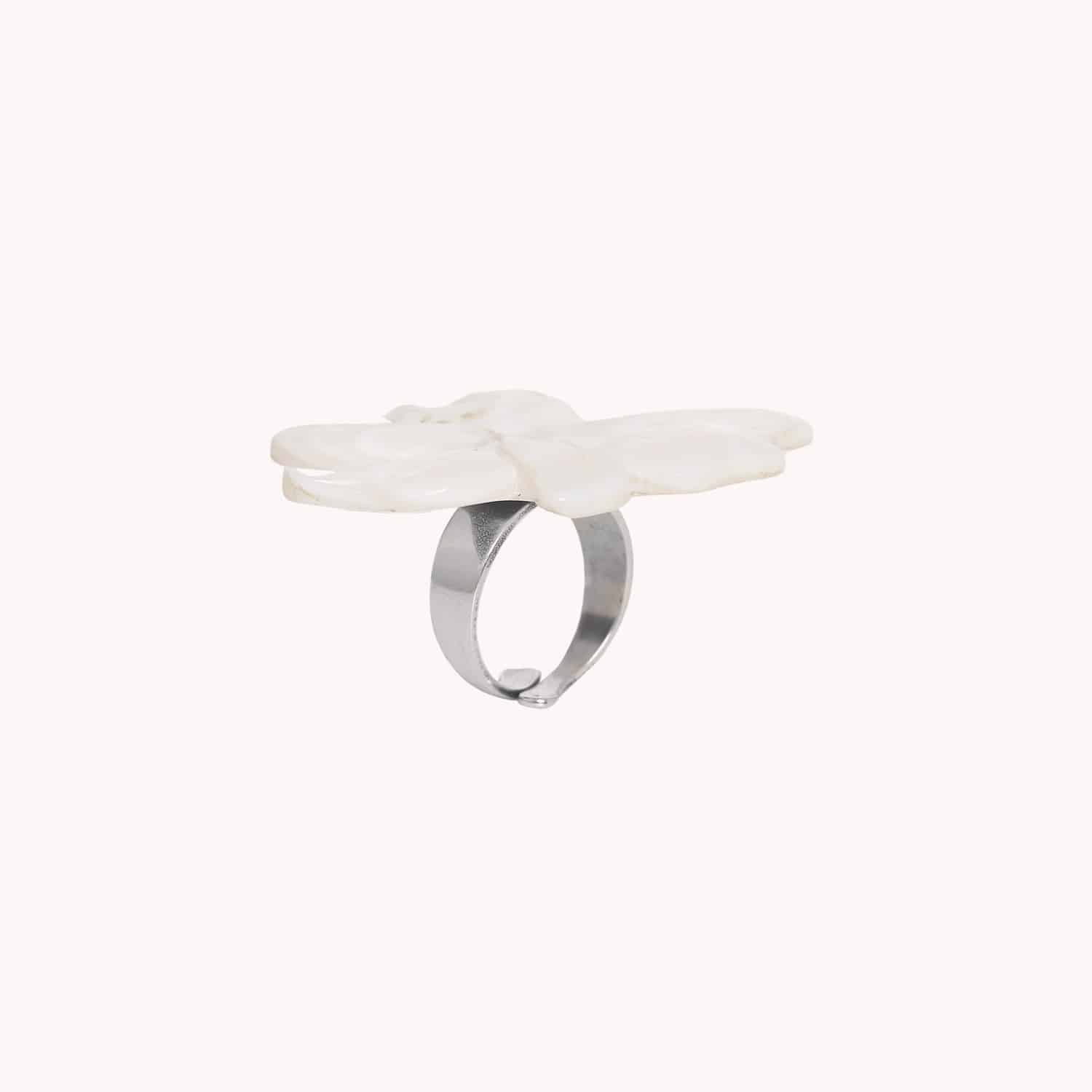 Détail fleur nacre bague 19--26022 Nature Bijoux