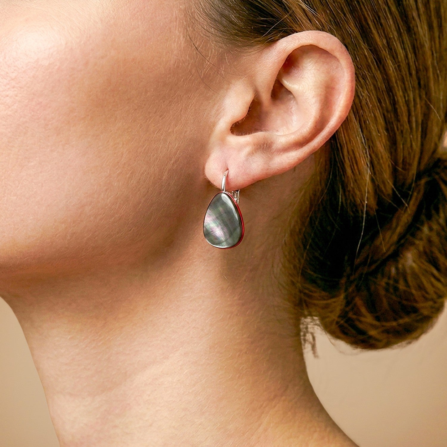 Boucles d'oreilles dormeuses Sumida détail matière 12--90685