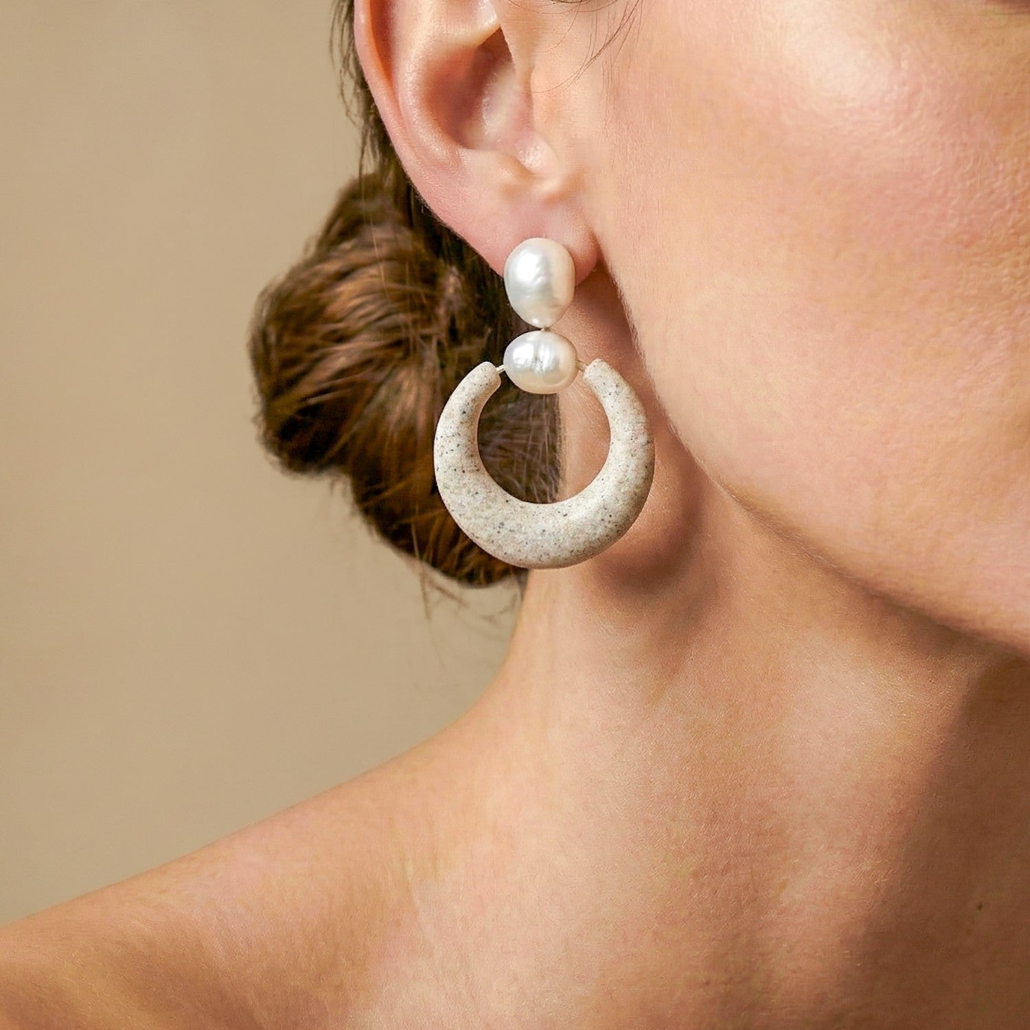 Détail matière sable boucles d'oreilles poussoir 12--90805 Nature Bijoux