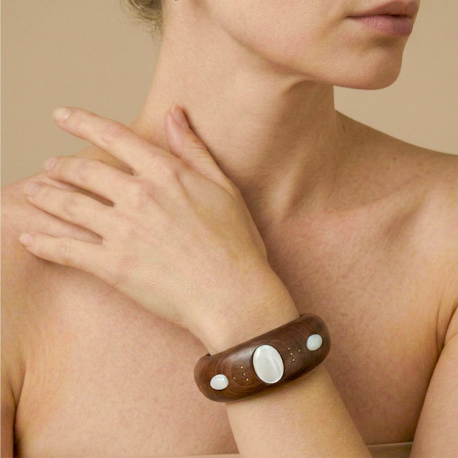 Détail nacre cabochons bracelet Oman 13--44680 Nature Bijoux