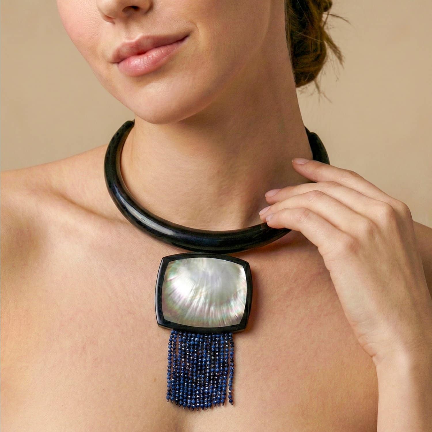 Détail collier Calypso nacre noire et lapis-lazuli 15--43880 Nature Bijoux