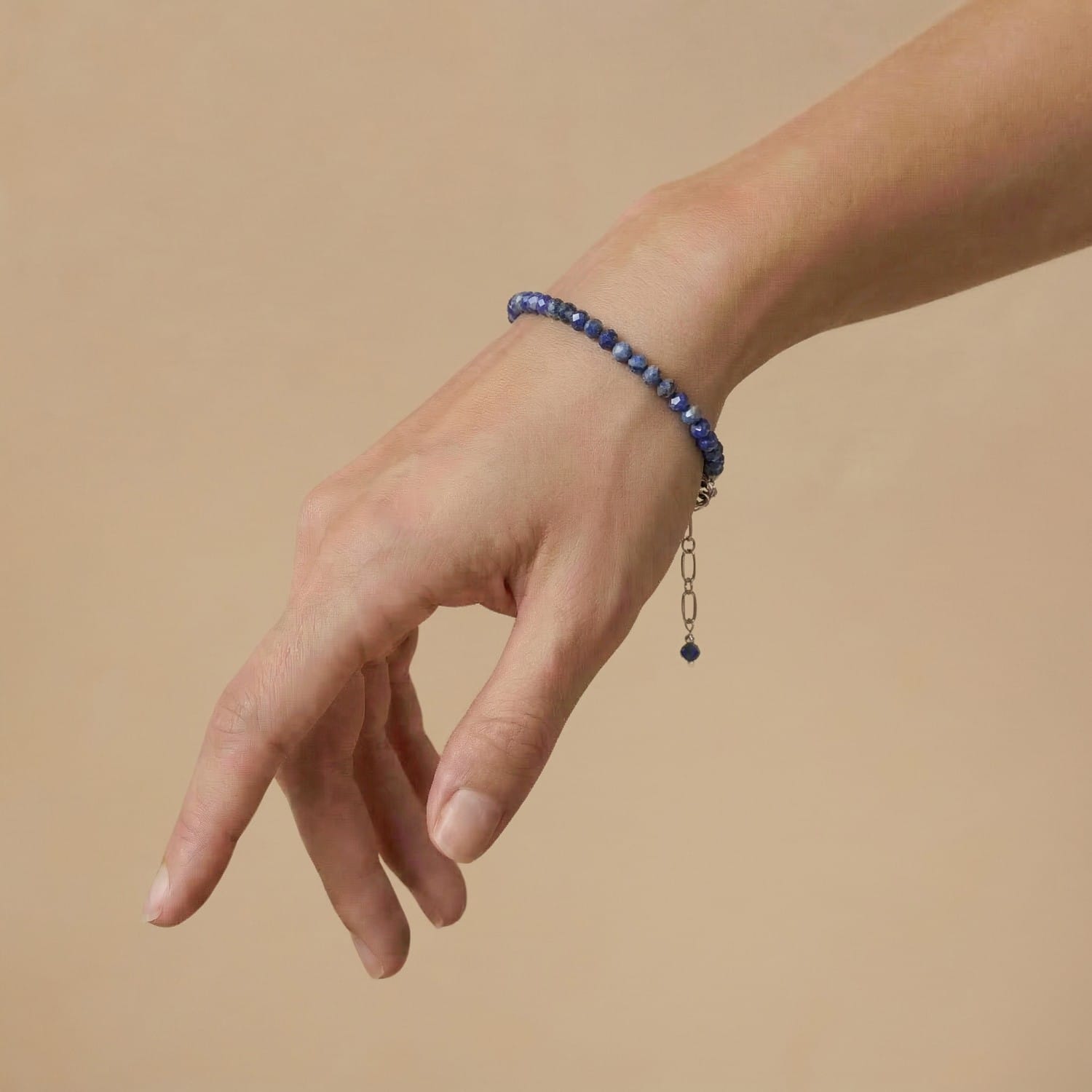 Bracelet porté détail lapis-lazuli 13--44622 Nature Bijoux