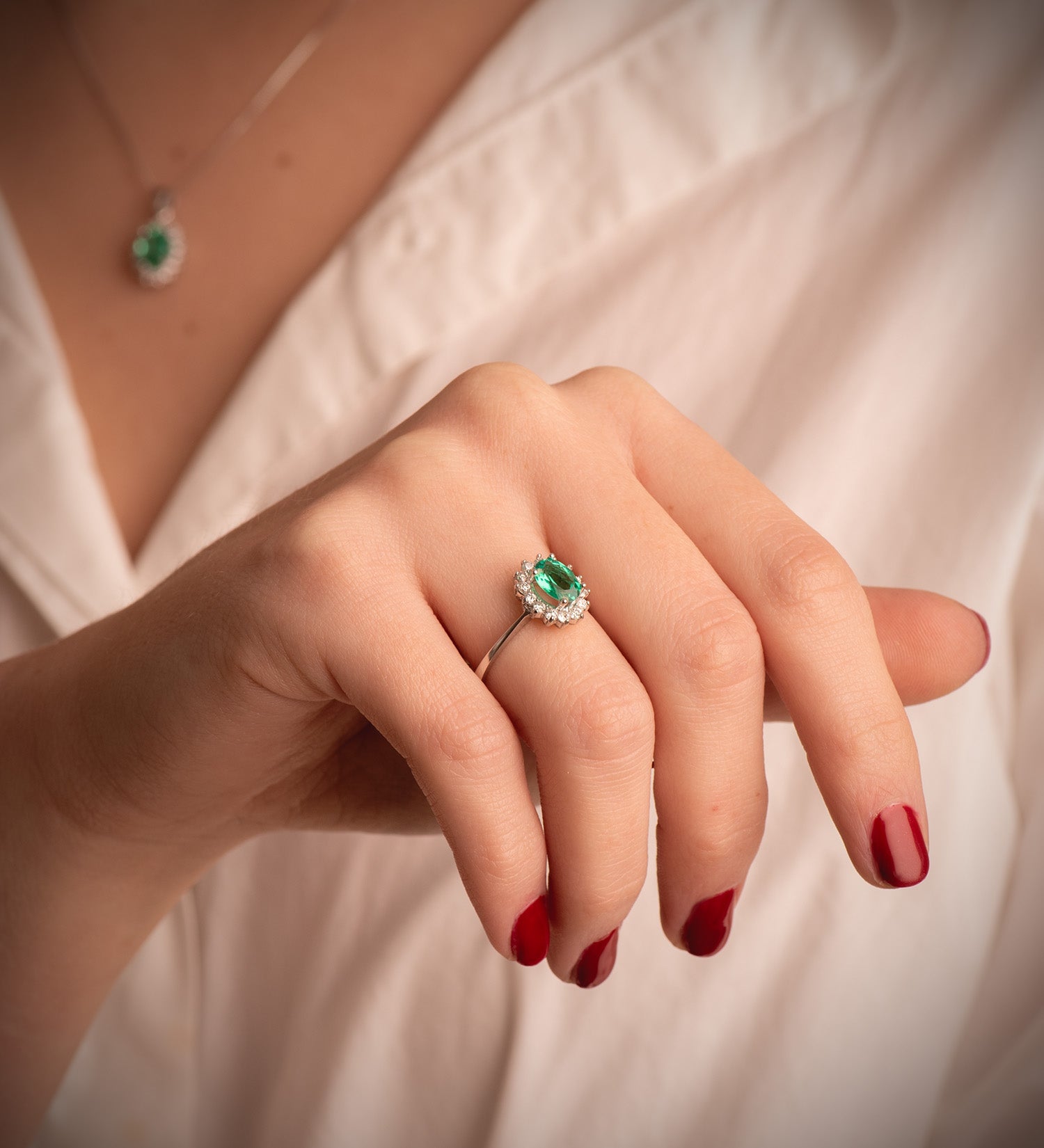 Emerald Ring 18K hvidguld 075 Qts diamanter 0,290 Qts Si-h
